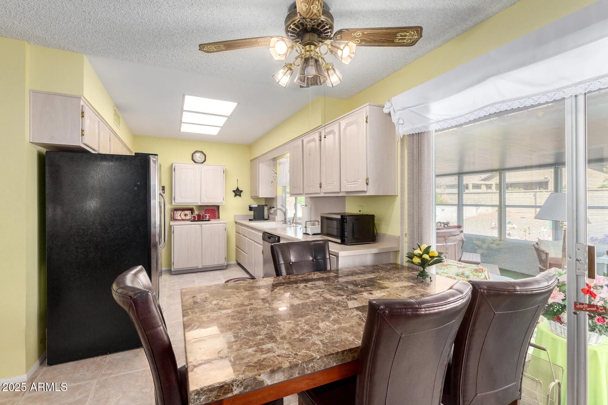 Property Slideshow image 16 of 92 | 16025 n 110th ave, Sun City, AZ, 85351