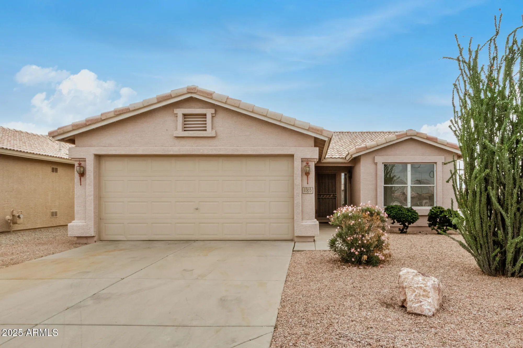 Property Slideshow image 1 of 45 | 1365 e runaway bay dr, Chandler, AZ, 85249