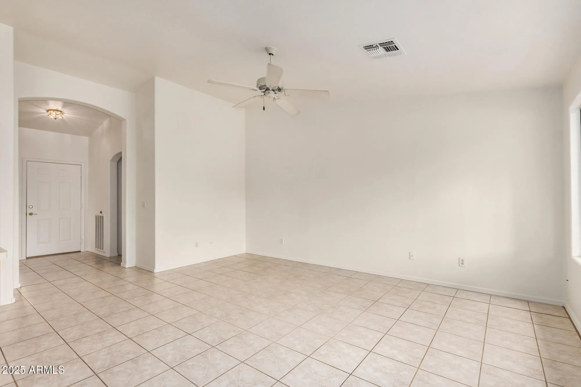 Property Slideshow image 8 of 45 | 1365 e runaway bay dr, Chandler, AZ, 85249