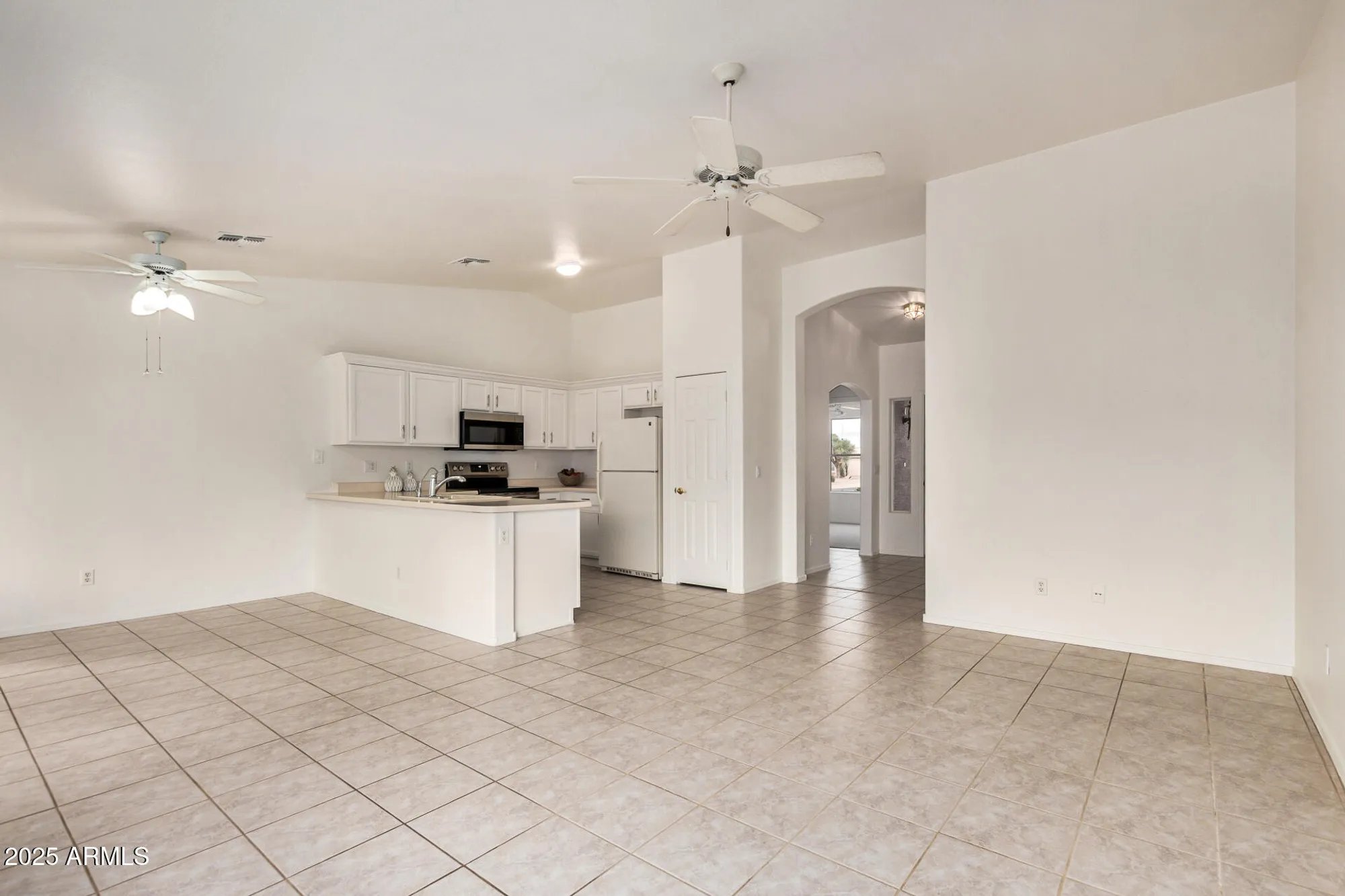 Property Slideshow image 9 of 45 | 1365 e runaway bay dr, Chandler, AZ, 85249