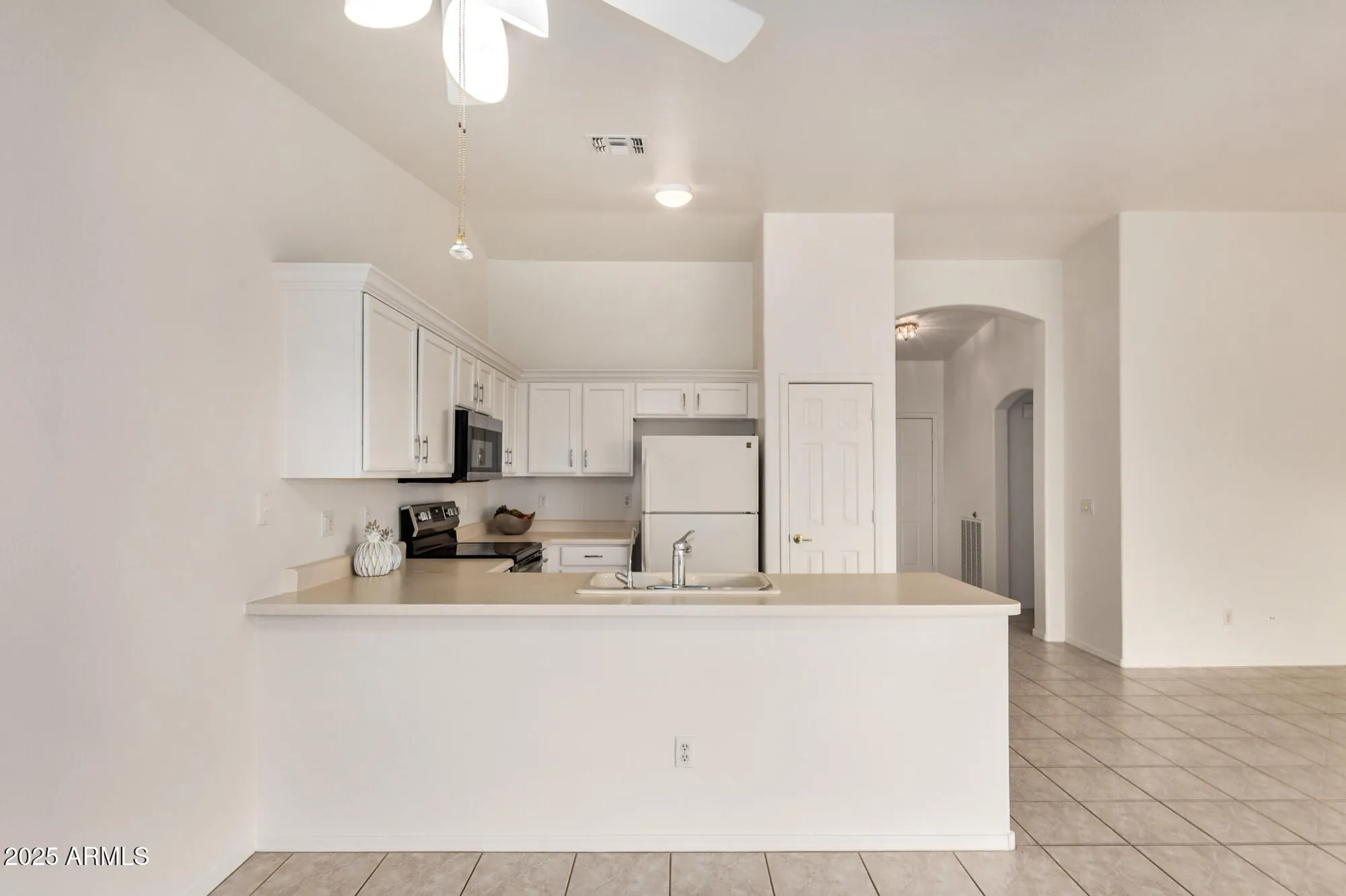 Property Slideshow image 16 of 45 | 1365 e runaway bay dr, Chandler, AZ, 85249