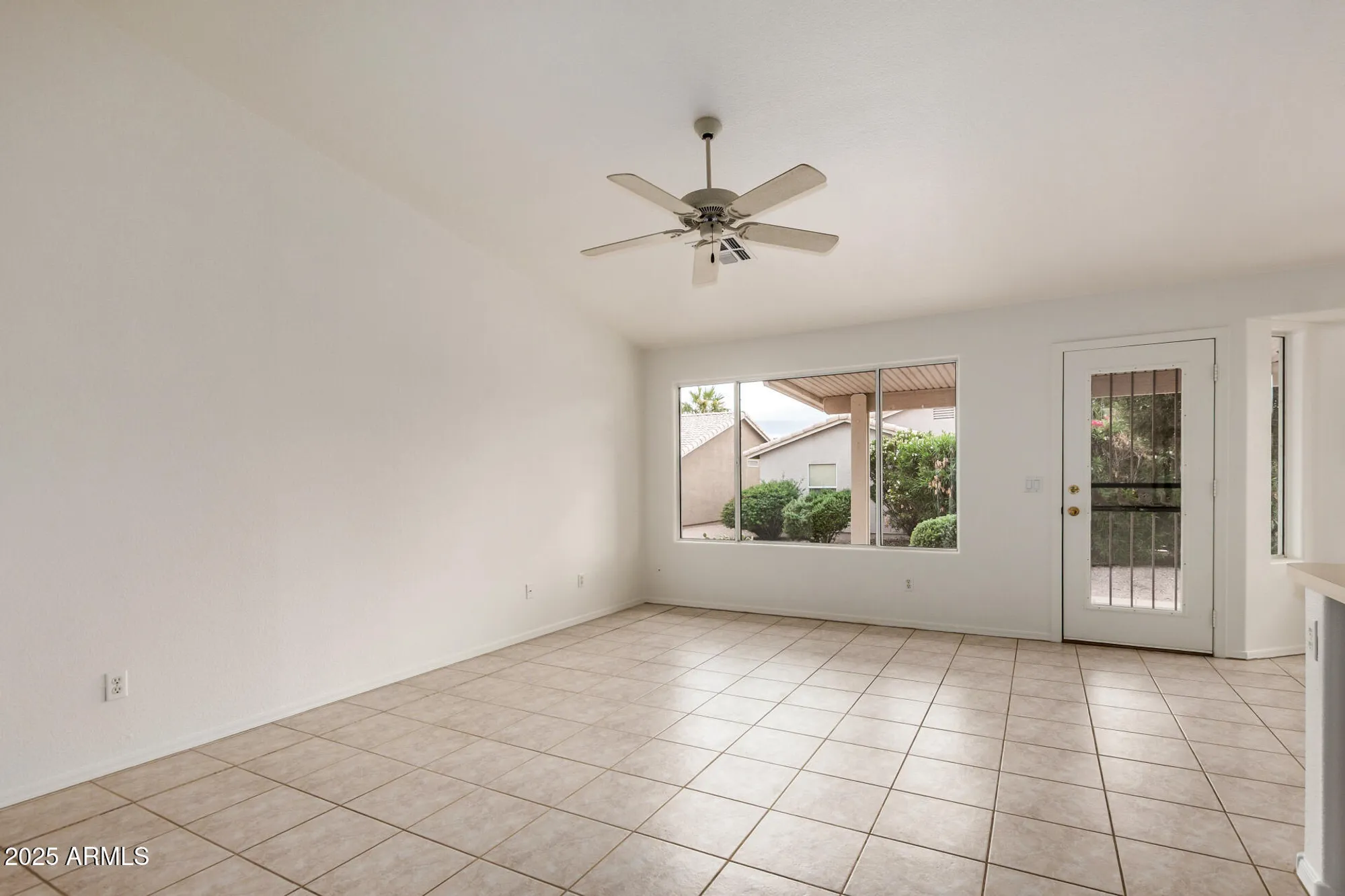 Property Slideshow image 11 of 45 | 1365 e runaway bay dr, Chandler, AZ, 85249