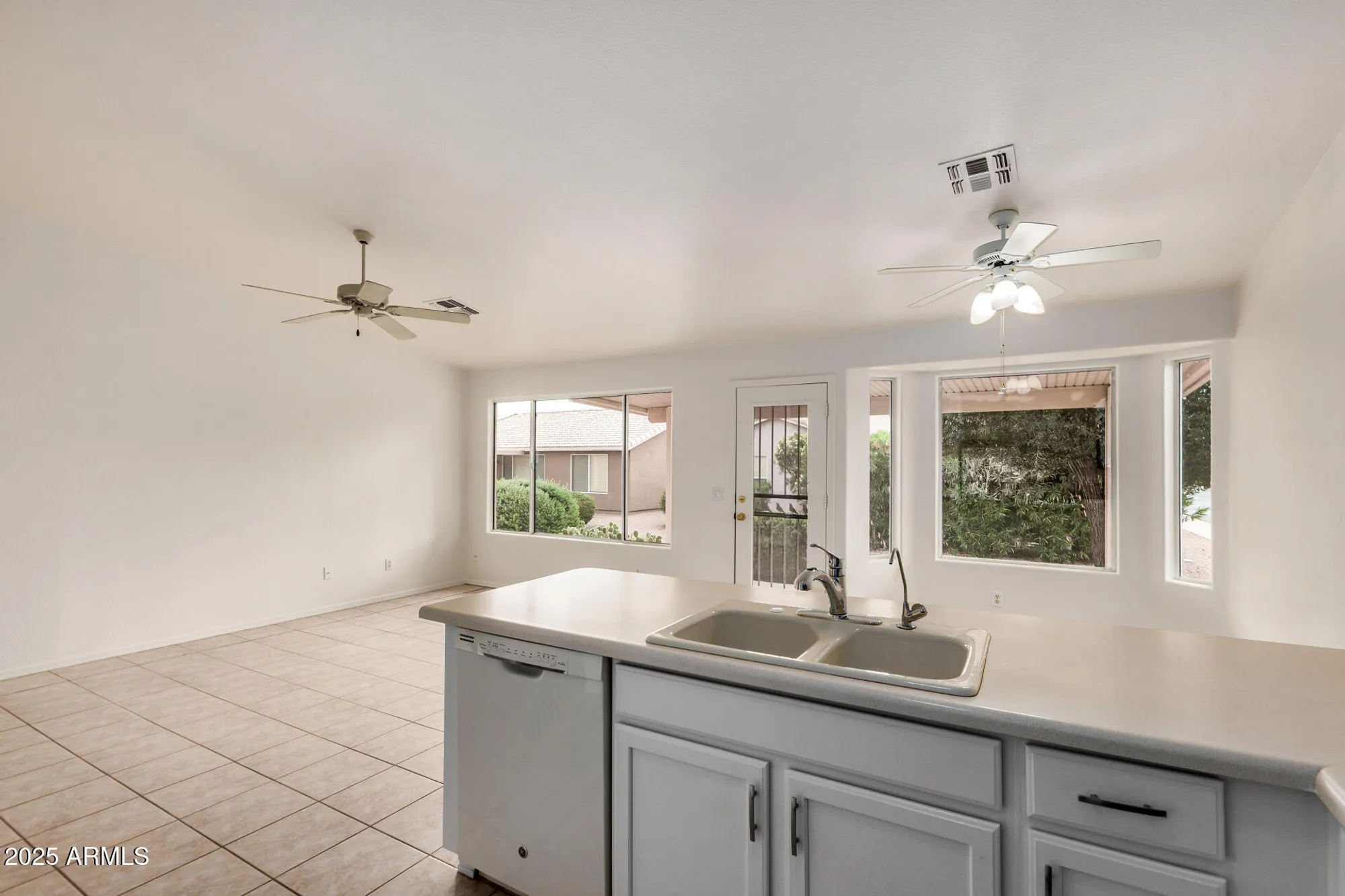 Property Slideshow image 18 of 45 | 1365 e runaway bay dr, Chandler, AZ, 85249