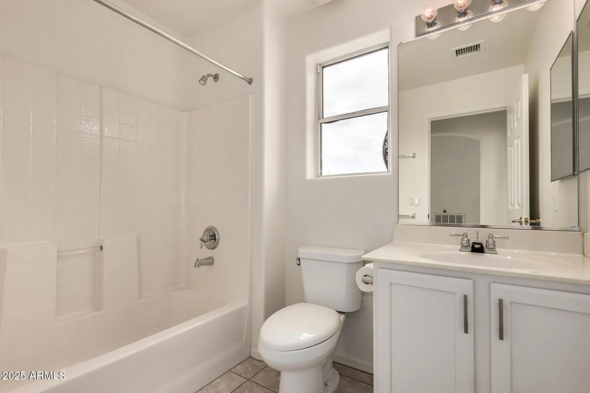 Property Slideshow image 26 of 45 | 1365 e runaway bay dr, Chandler, AZ, 85249