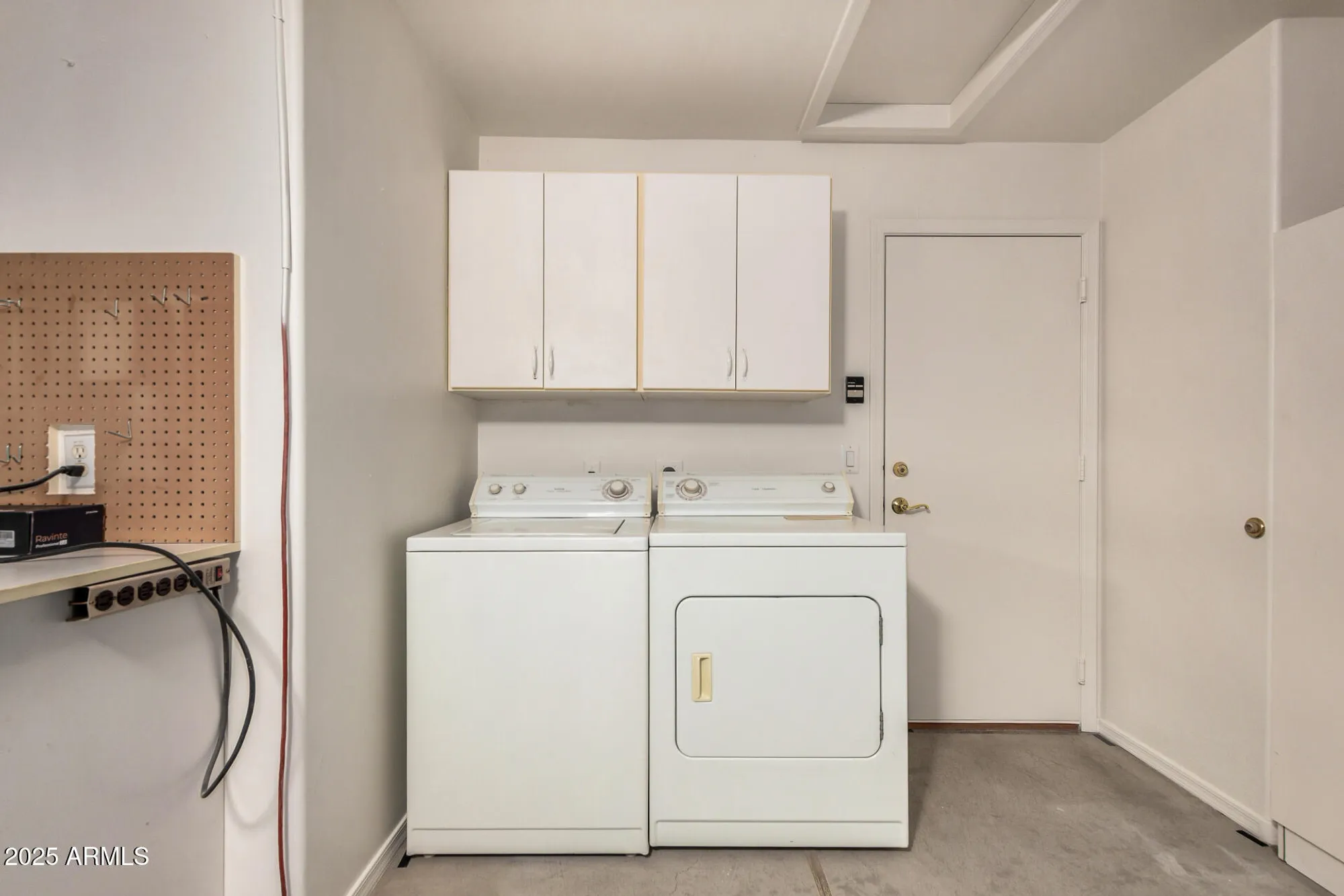 Property Slideshow image 27 of 45 | 1365 e runaway bay dr, Chandler, AZ, 85249