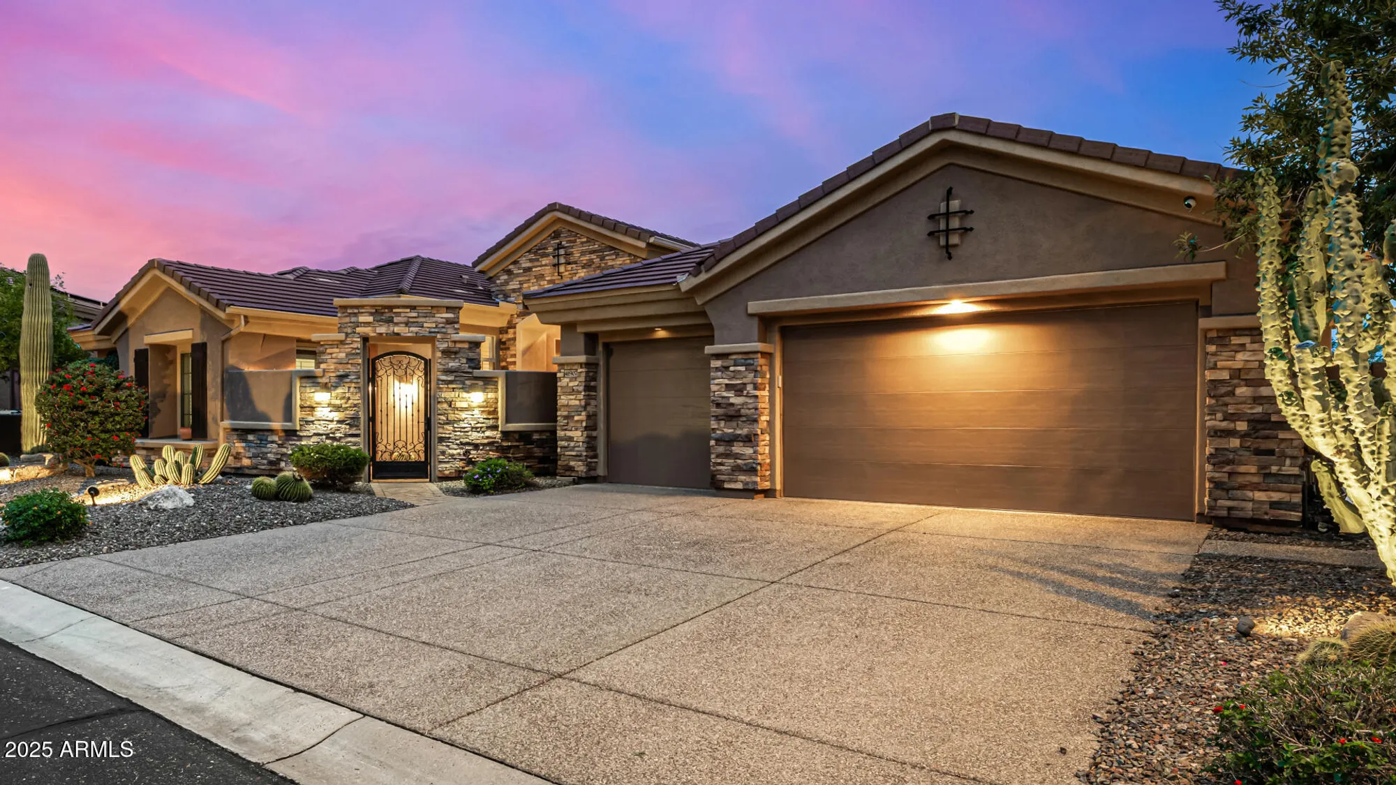 Property Slideshow image 7 of 143 | 41907 n spy glass dr, Phoenix, AZ, 85086