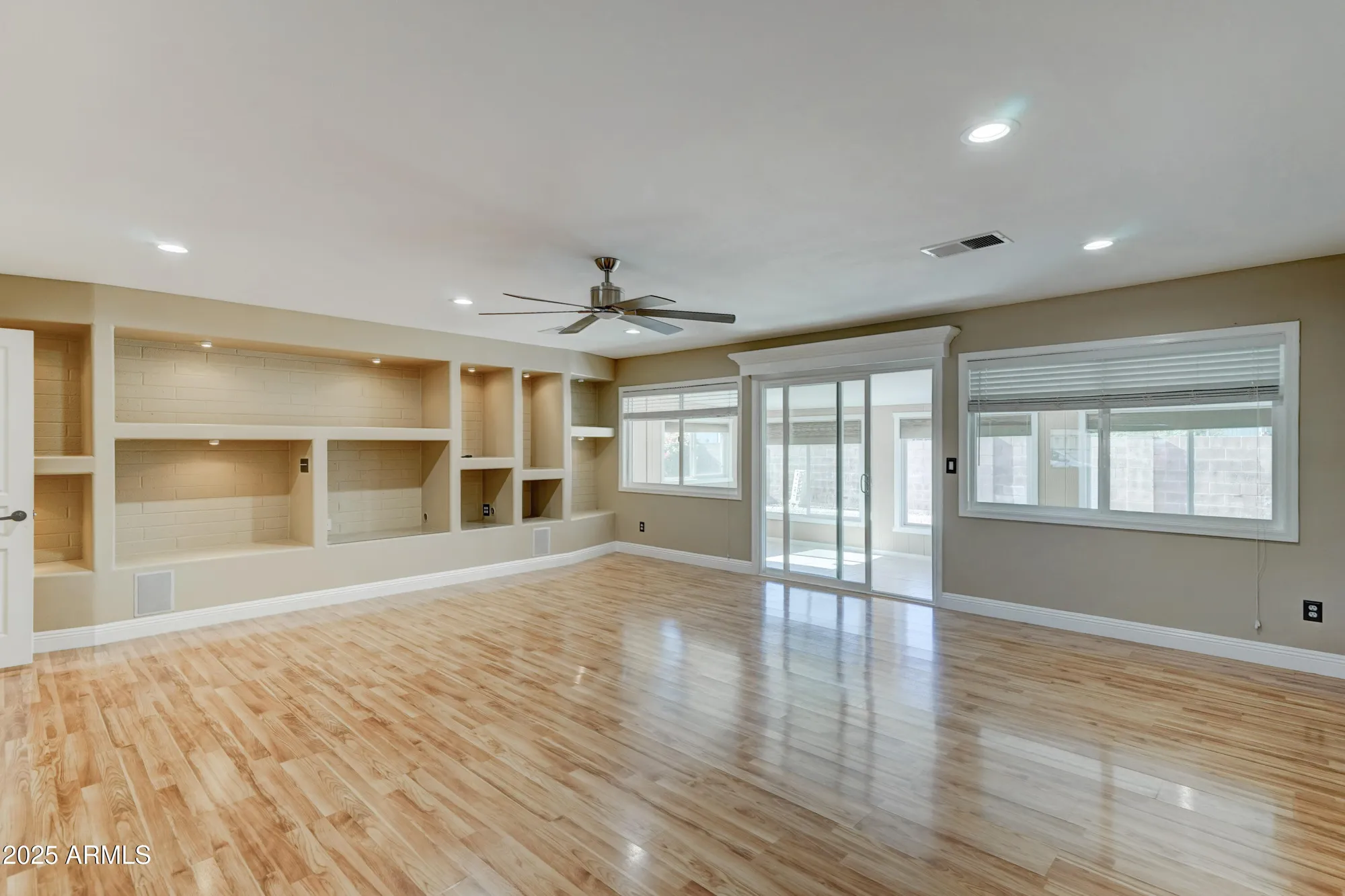 Property Slideshow image 13 of 24 | 10252 n 105th dr, Sun City, AZ, 85351