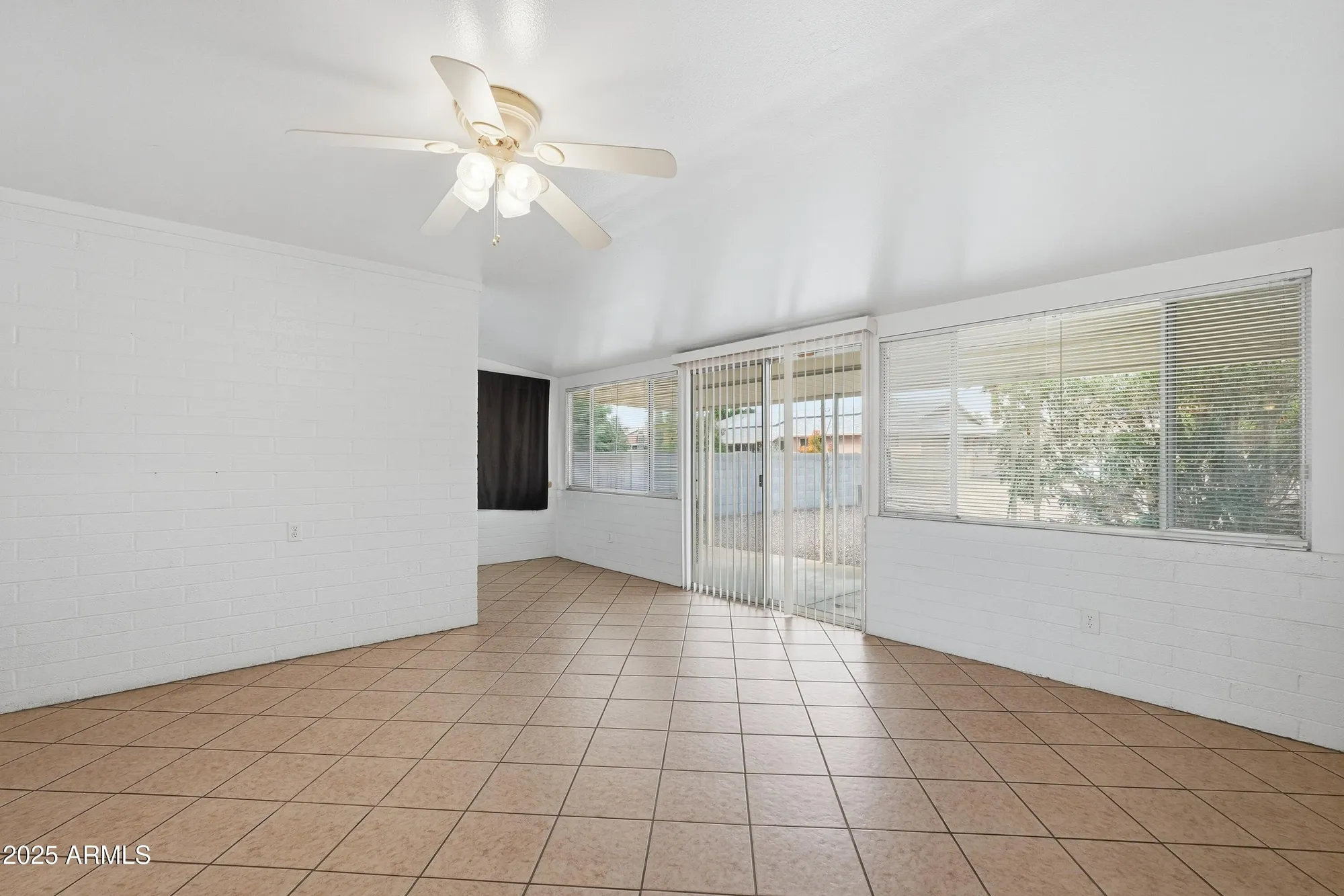 Property Slideshow image 17 of 26 | 11014 w cheryl dr, Sun City, AZ, 85351