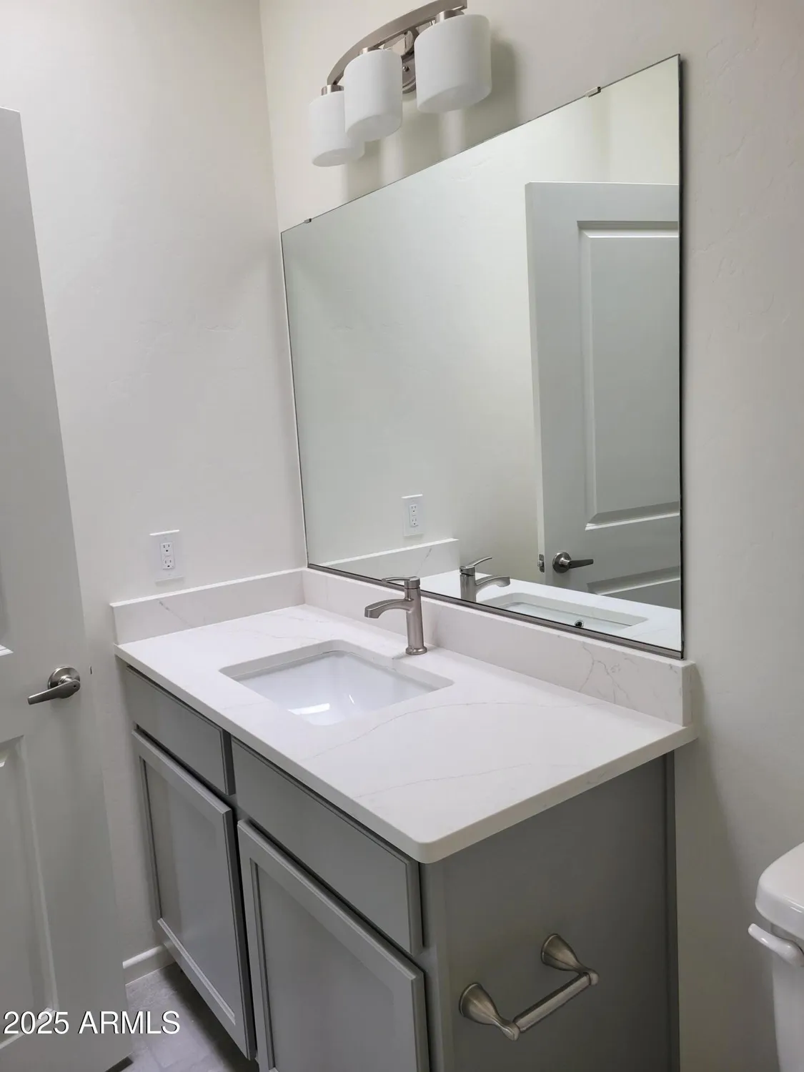 Property Slideshow image 14 of 31 | 672 s meadowood ln, Sierra Vista, AZ, 85635