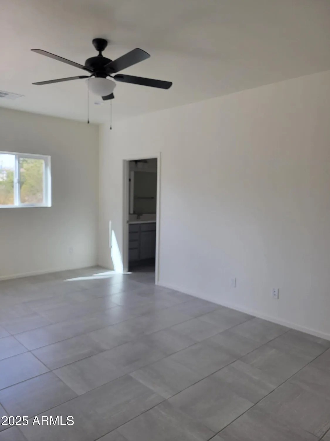 Property Slideshow image 19 of 31 | 672 s meadowood ln, Sierra Vista, AZ, 85635