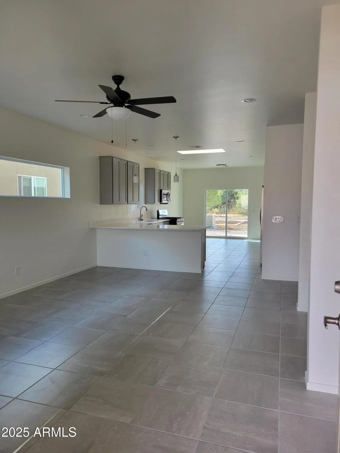 Property Slideshow image 6 of 31 | 672 s meadowood ln, Sierra Vista, AZ, 85635