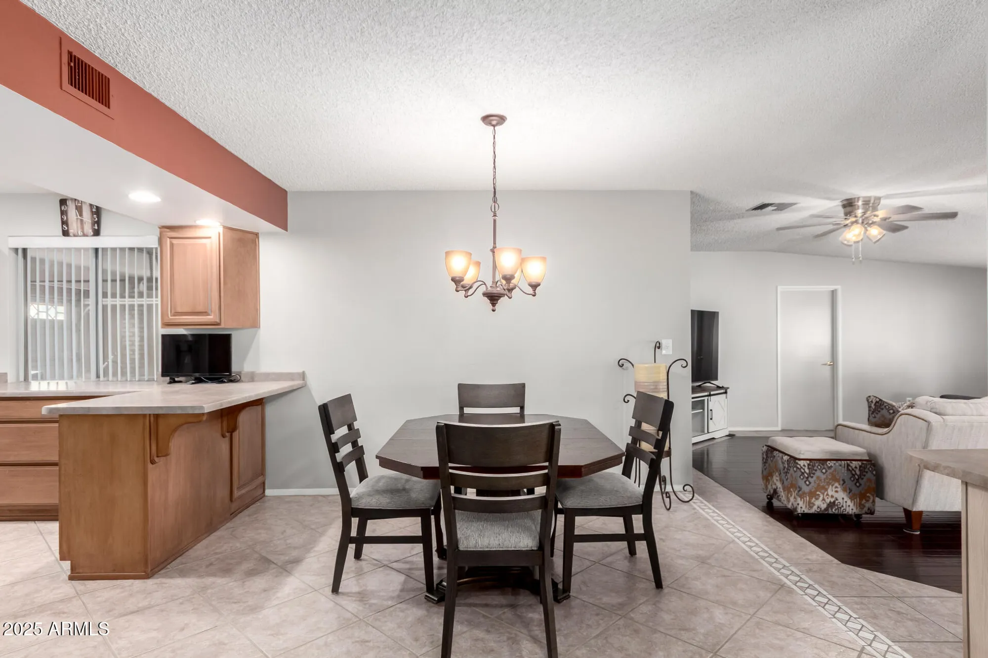 Property Slideshow image 8 of 45 | 9832 n 102nd dr, Sun City, AZ, 85351