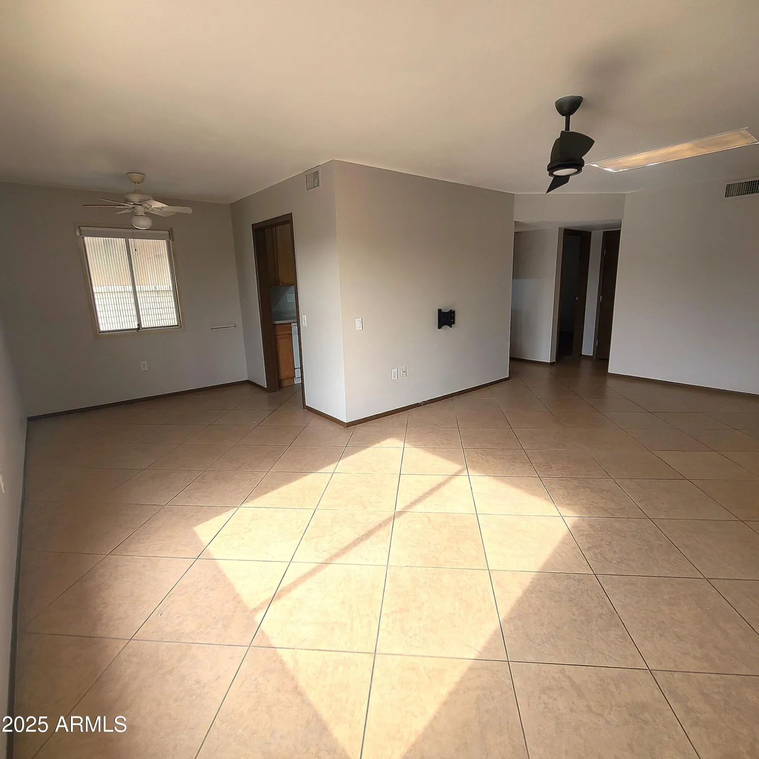 Property Slideshow image 6 of 14 | 13232 n 98th ave e, Sun City, AZ, 85351