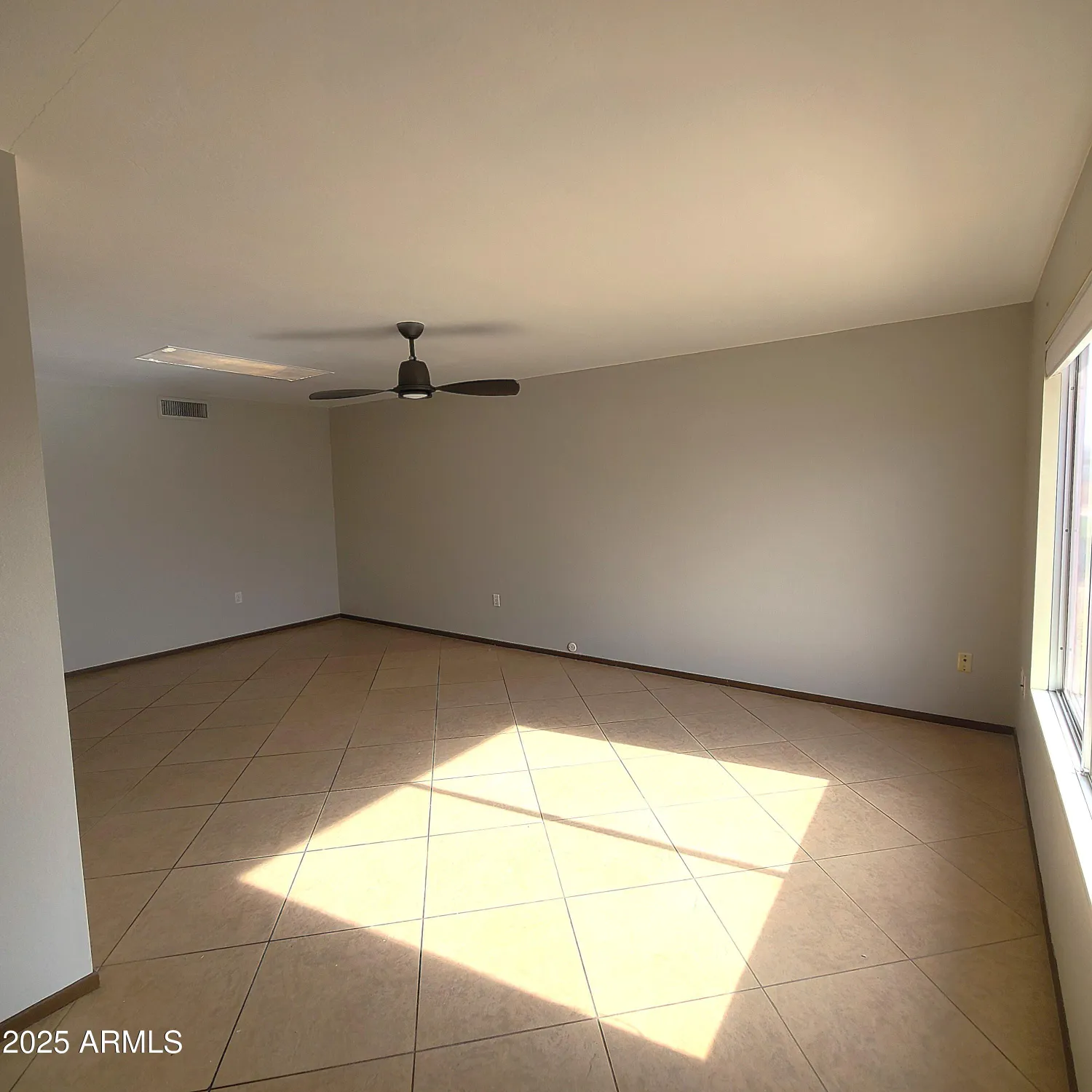 Property Slideshow image 7 of 14 | 13232 n 98th ave e, Sun City, AZ, 85351