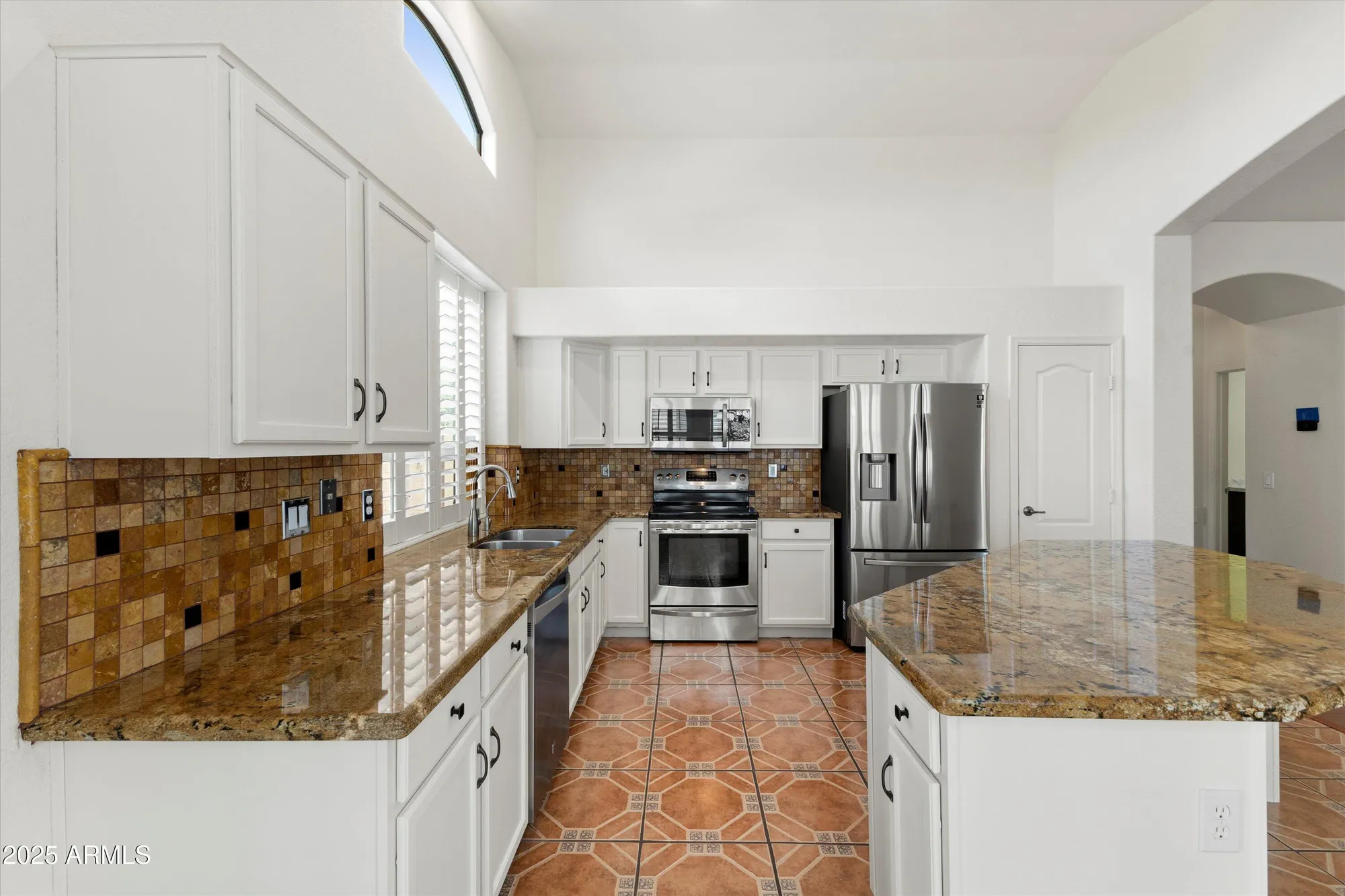 Property Slideshow image 16 of 37 | 18136 w spencer dr, Surprise, AZ, 85374