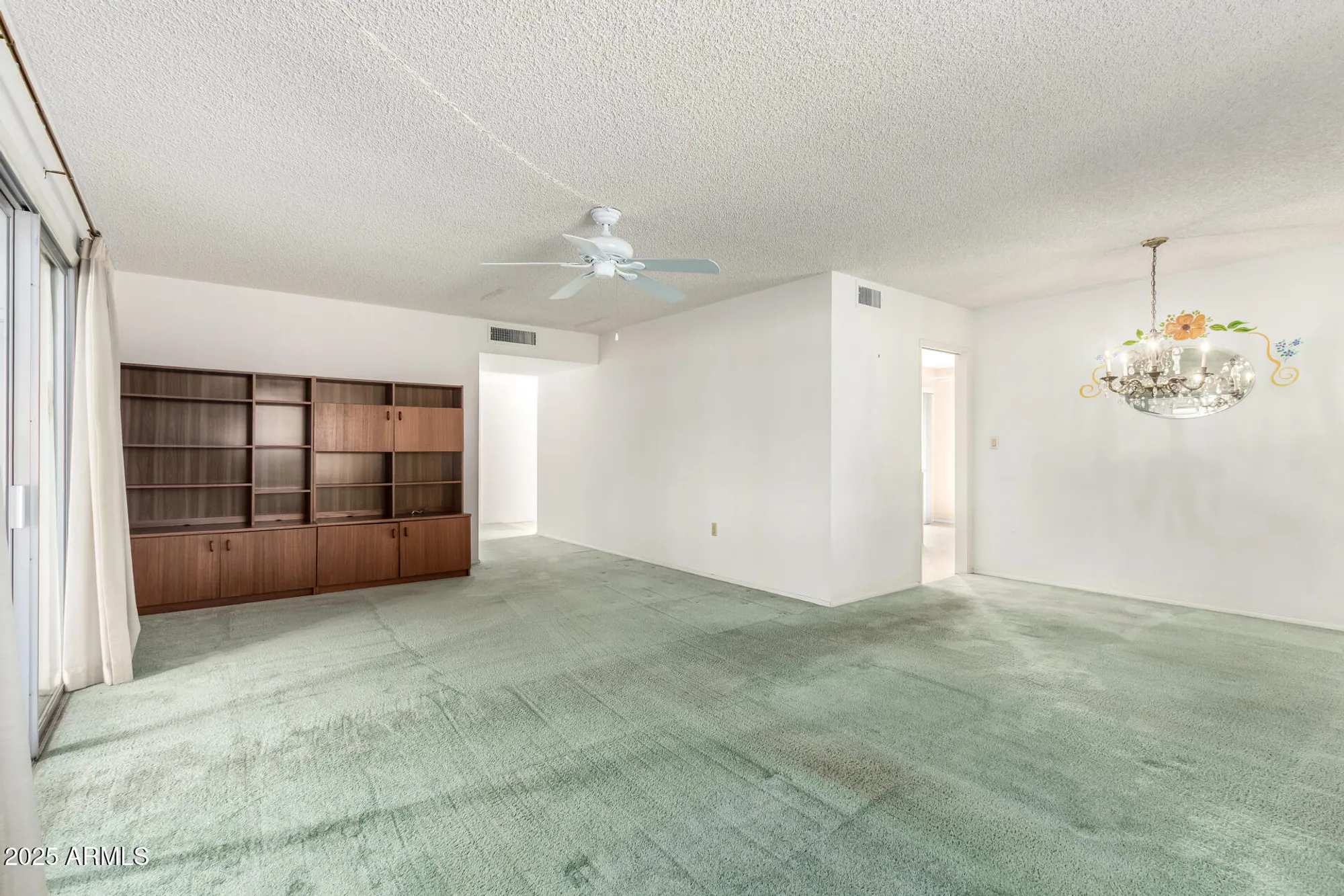 Property Slideshow image 7 of 32 | 10764 w cinnebar ave, Sun City, AZ, 85351