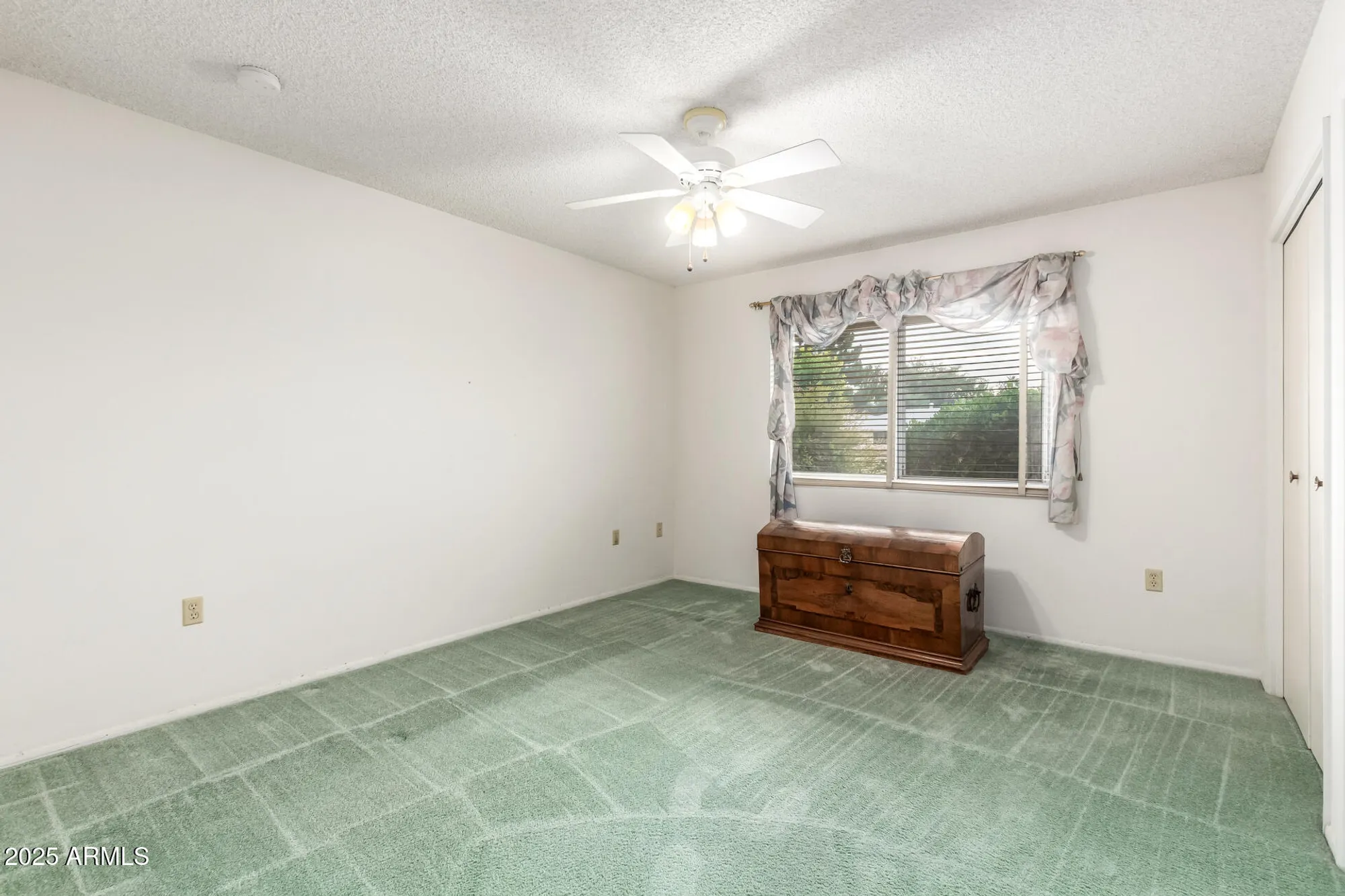 Property Slideshow image 20 of 32 | 10764 w cinnebar ave, Sun City, AZ, 85351