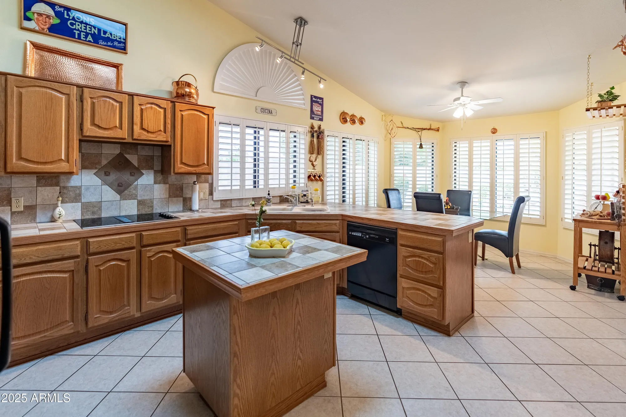 Property Slideshow image 13 of 54 | 9414 w tonto ln, Peoria, AZ, 85382