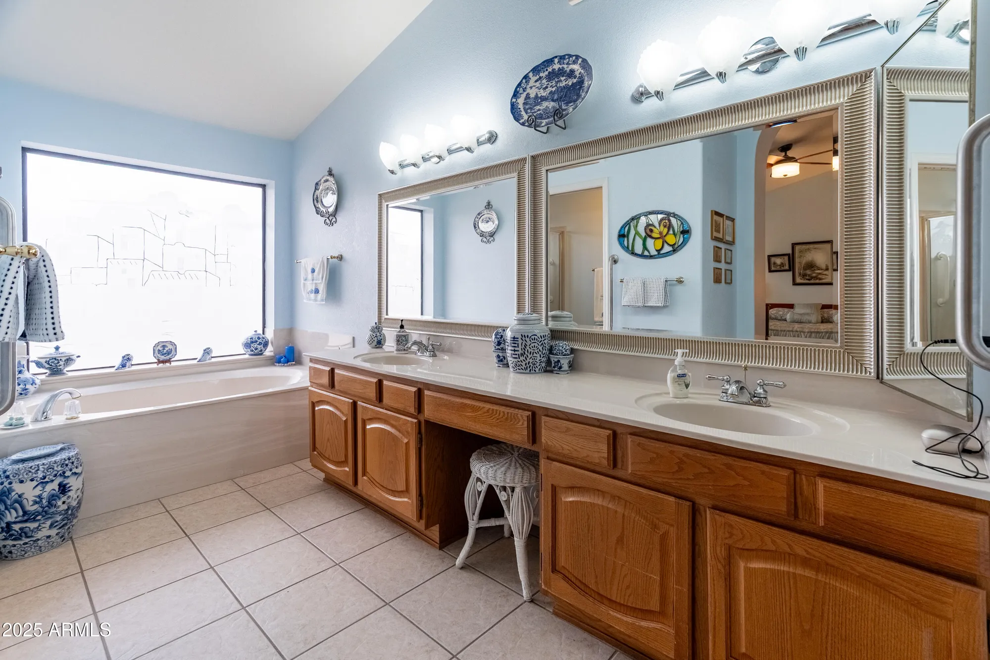 Property Slideshow image 10 of 54 | 9414 w tonto ln, Peoria, AZ, 85382