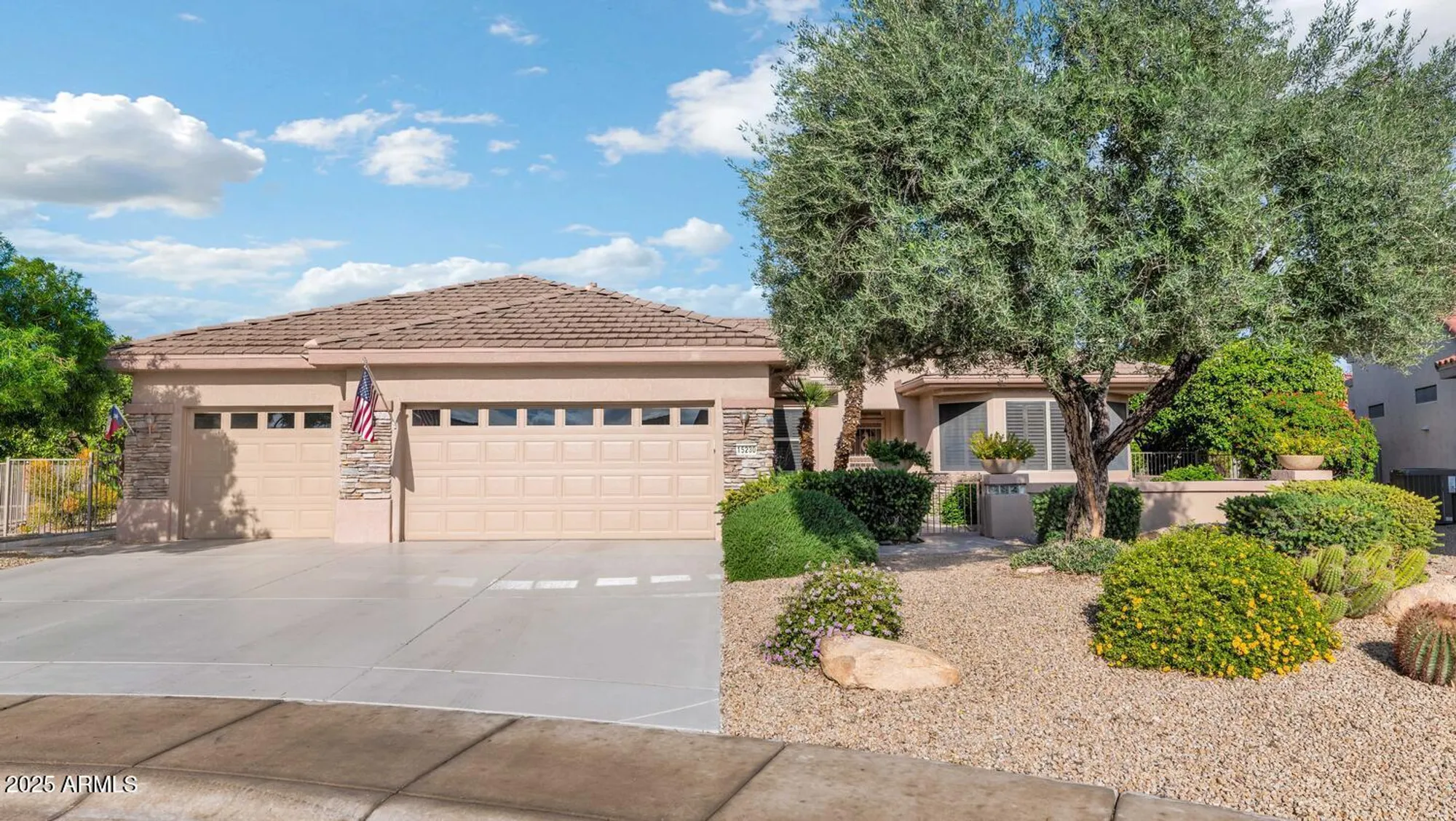 Property Slideshow image 1 of 42 | 15230 w cascade ct, Surprise, AZ, 85374