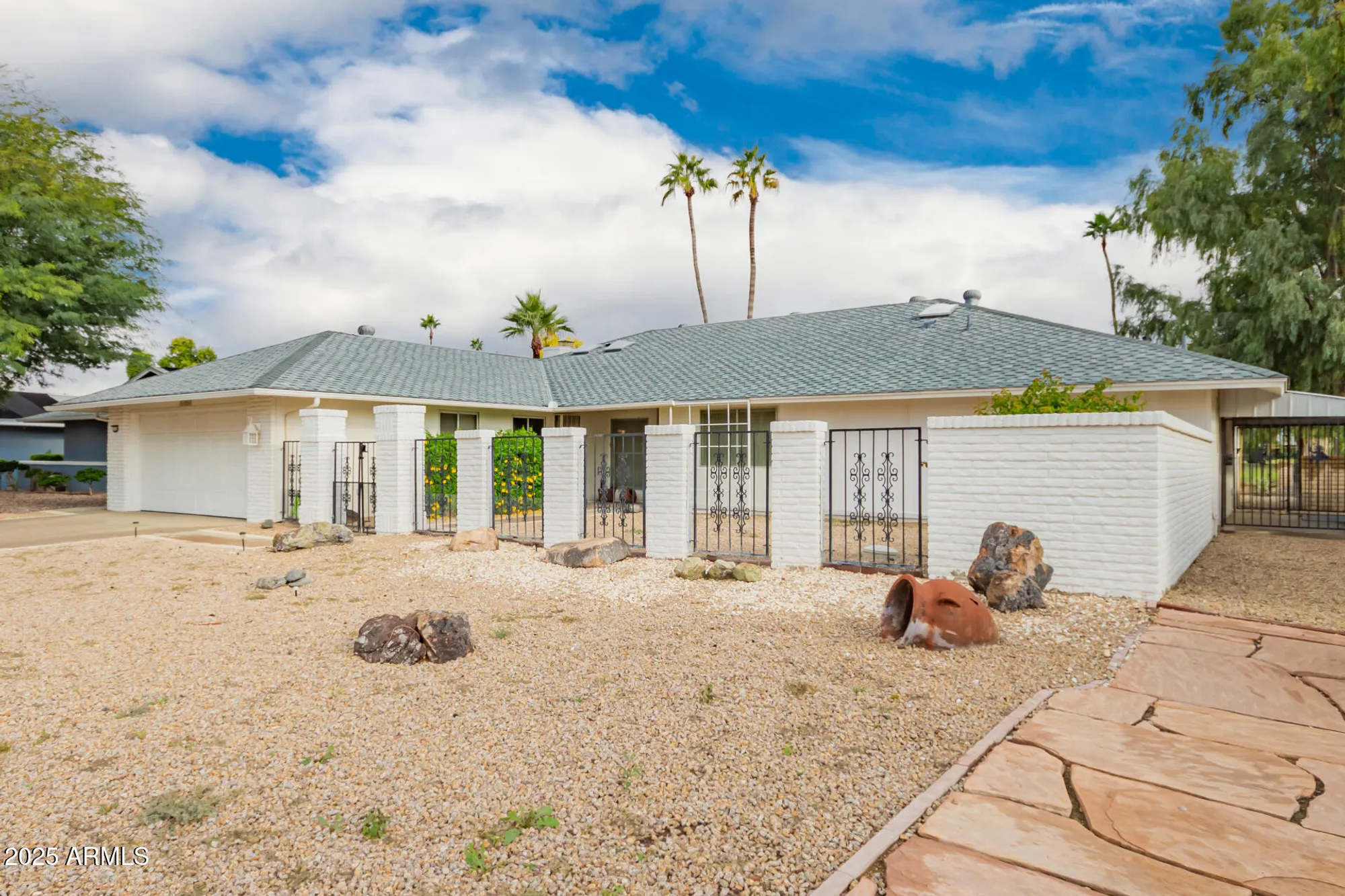 Property Slideshow image 3 of 36 | 10102 w concho cir, Sun City, AZ, 85373