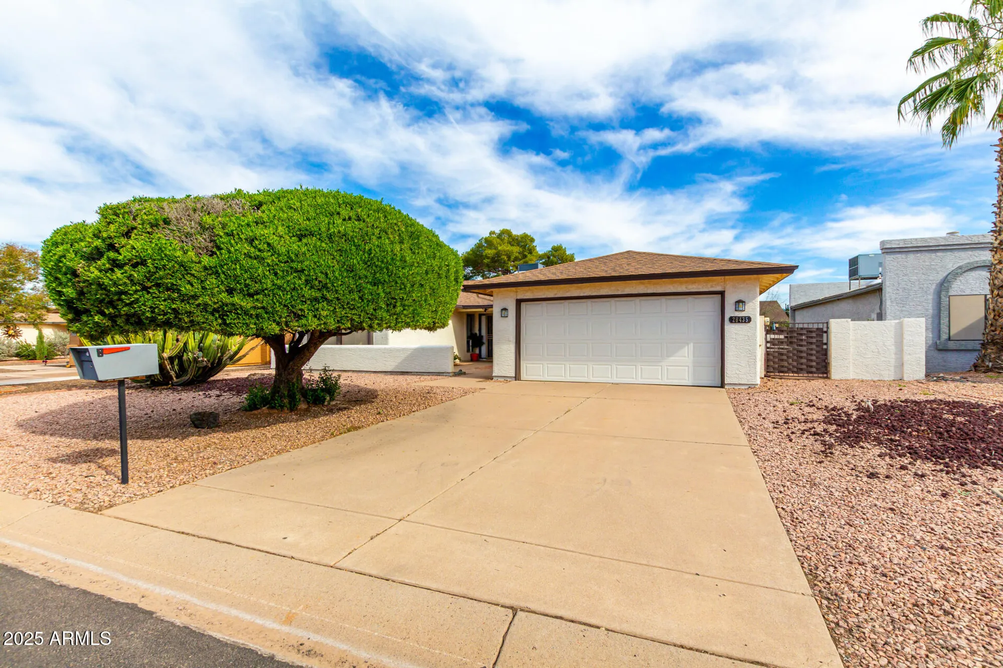 Property Slideshow image 2 of 57 | 26435 s hogan dr, Sun Lakes, AZ, 85248