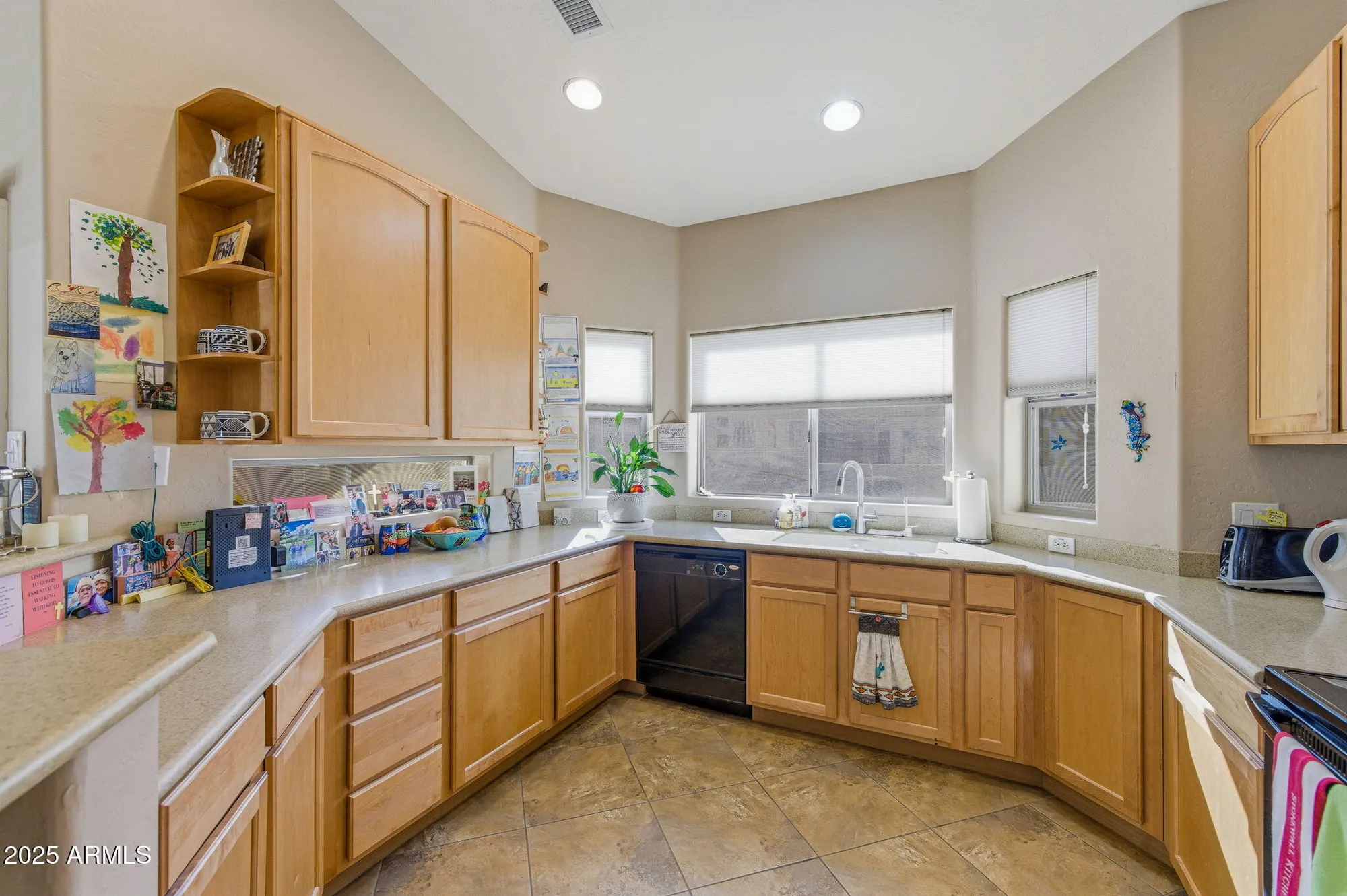 Property Slideshow image 10 of 29 | 1535 e melrose dr, Casa Grande, AZ, 85122