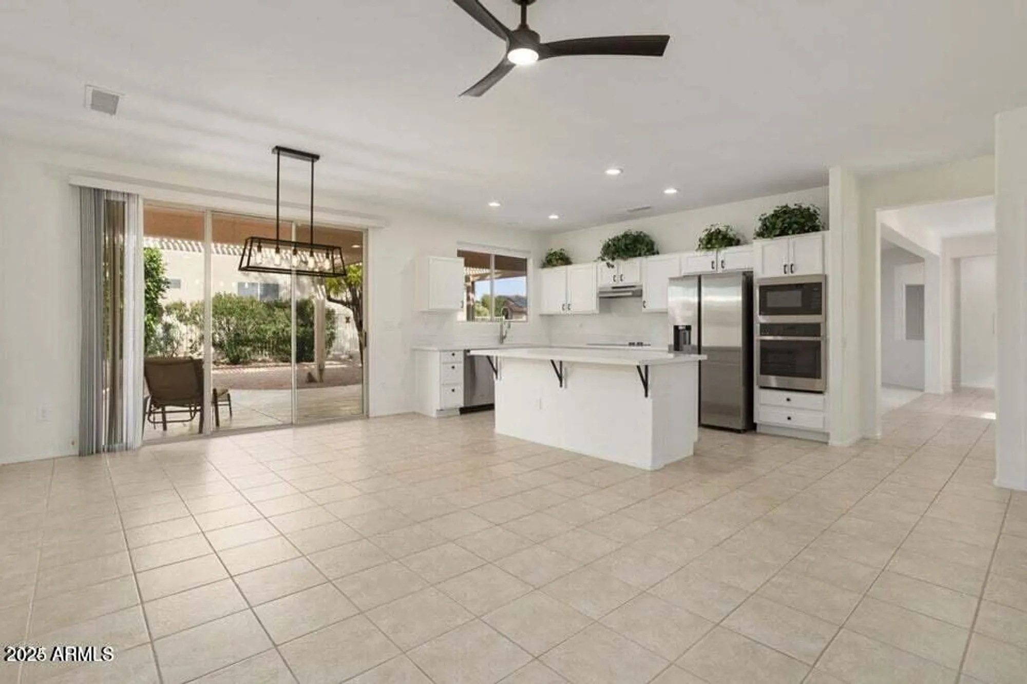 Property Slideshow image 13 of 31 | 15744 w clear canyon dr, Surprise, AZ, 85374