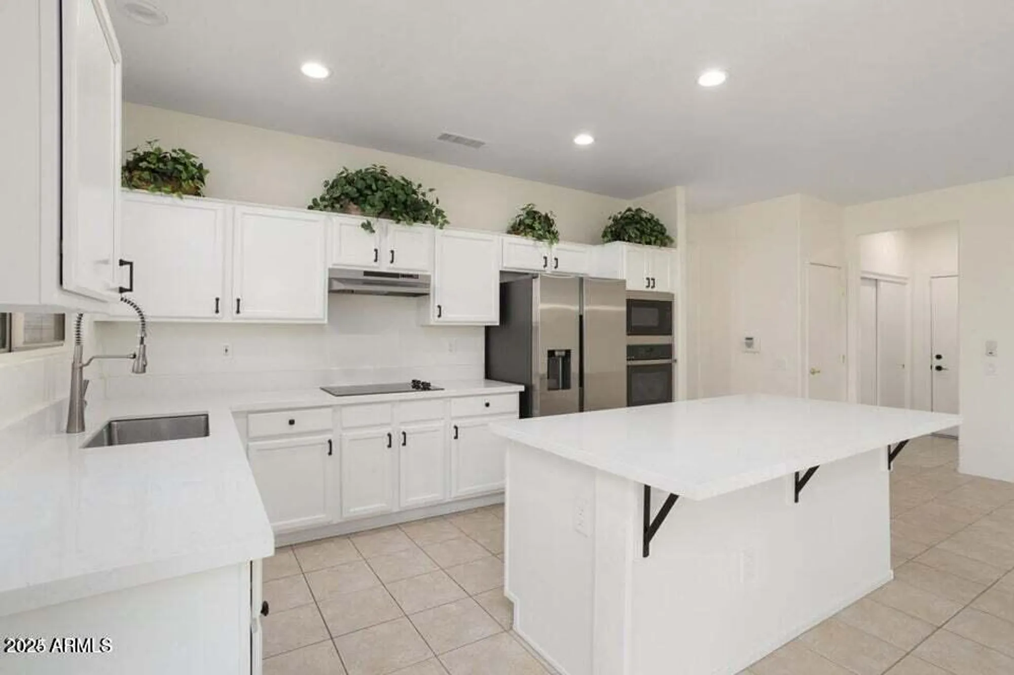 Property Slideshow image 10 of 31 | 15744 w clear canyon dr, Surprise, AZ, 85374