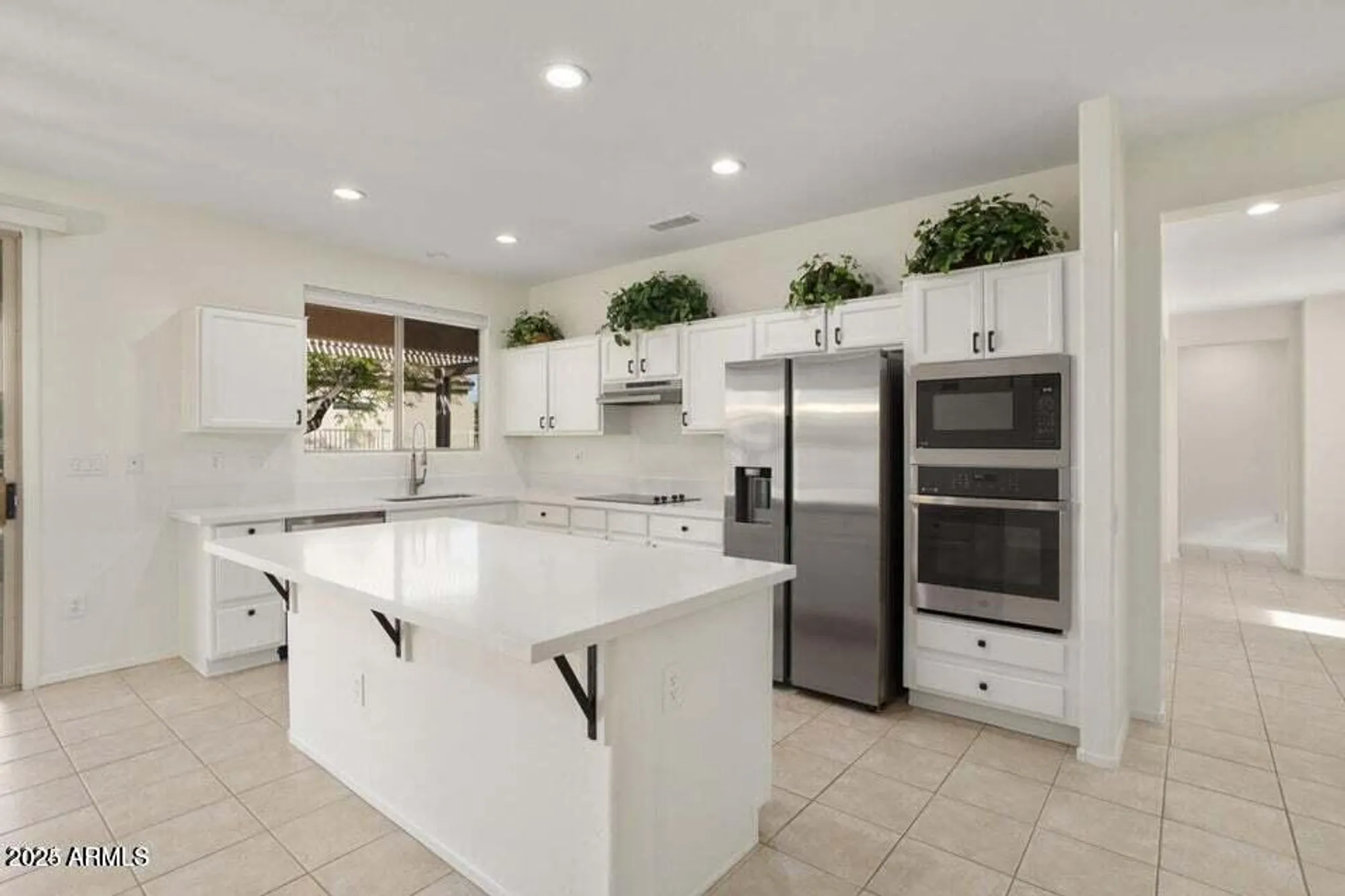 Property Slideshow image 11 of 31 | 15744 w clear canyon dr, Surprise, AZ, 85374