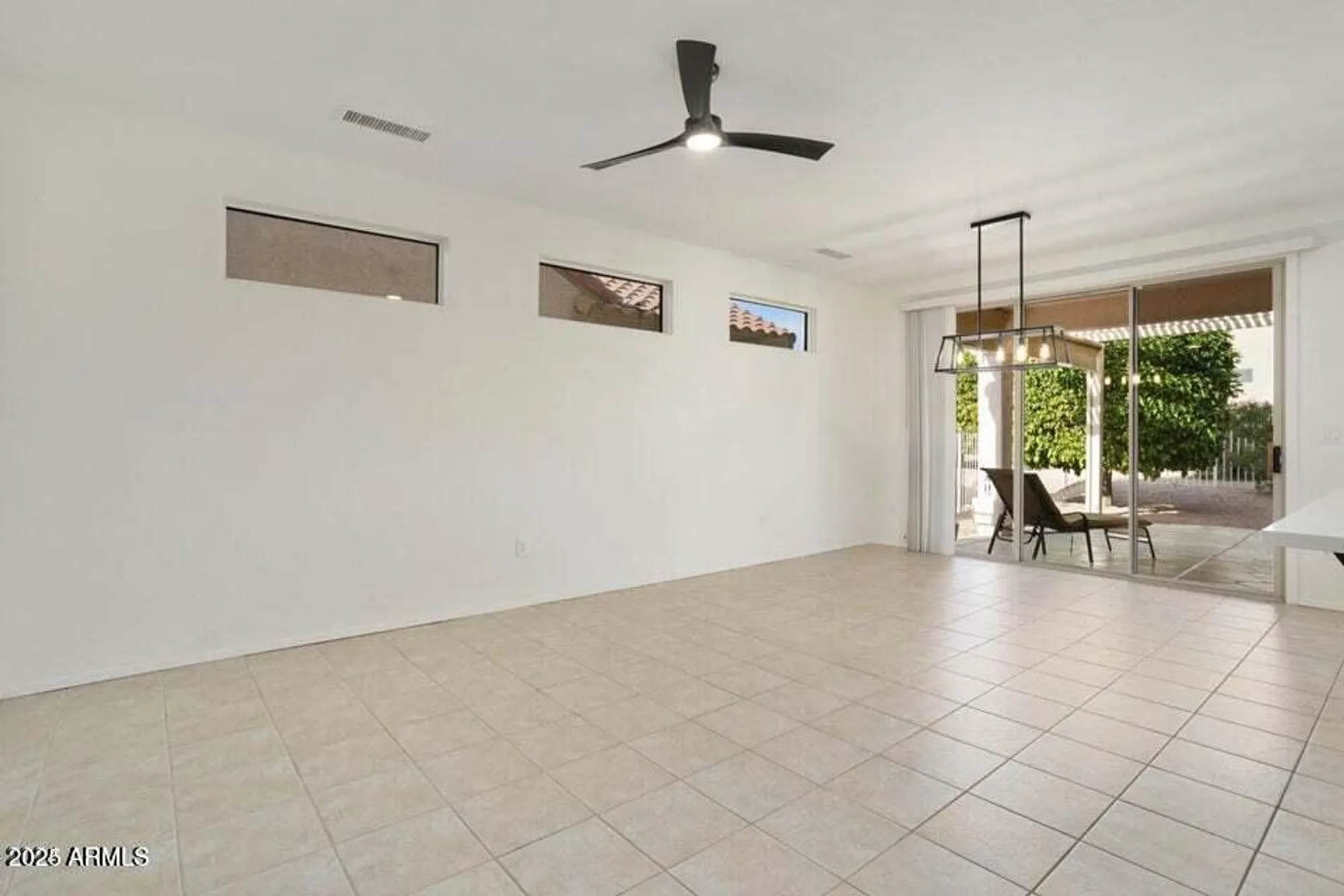 Property Slideshow image 14 of 31 | 15744 w clear canyon dr, Surprise, AZ, 85374