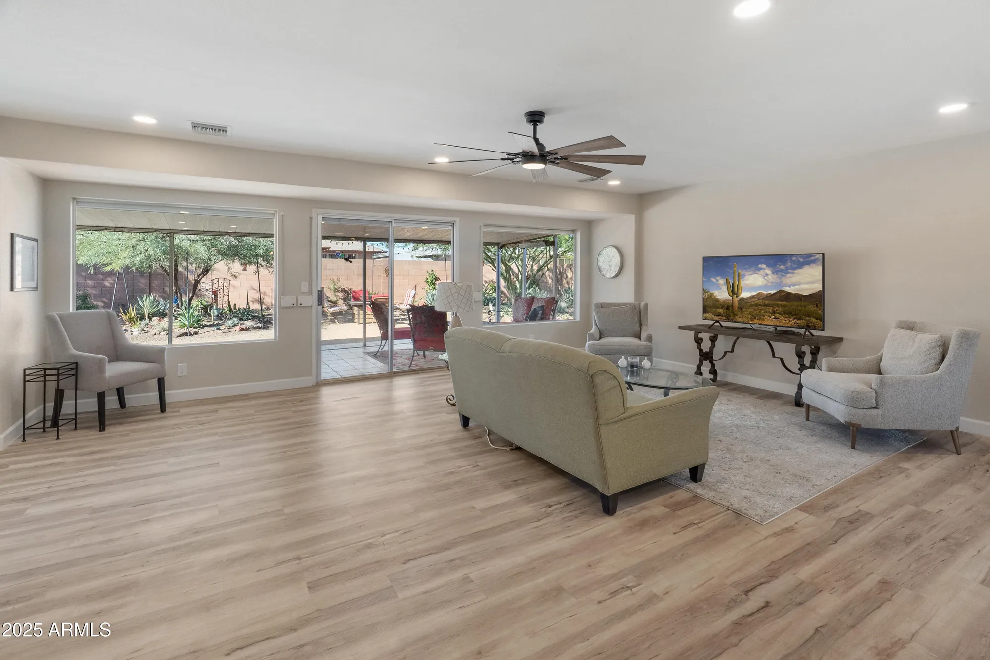 Property Slideshow image 17 of 59 | 11052 w meade dr, Sun City, AZ, 85351