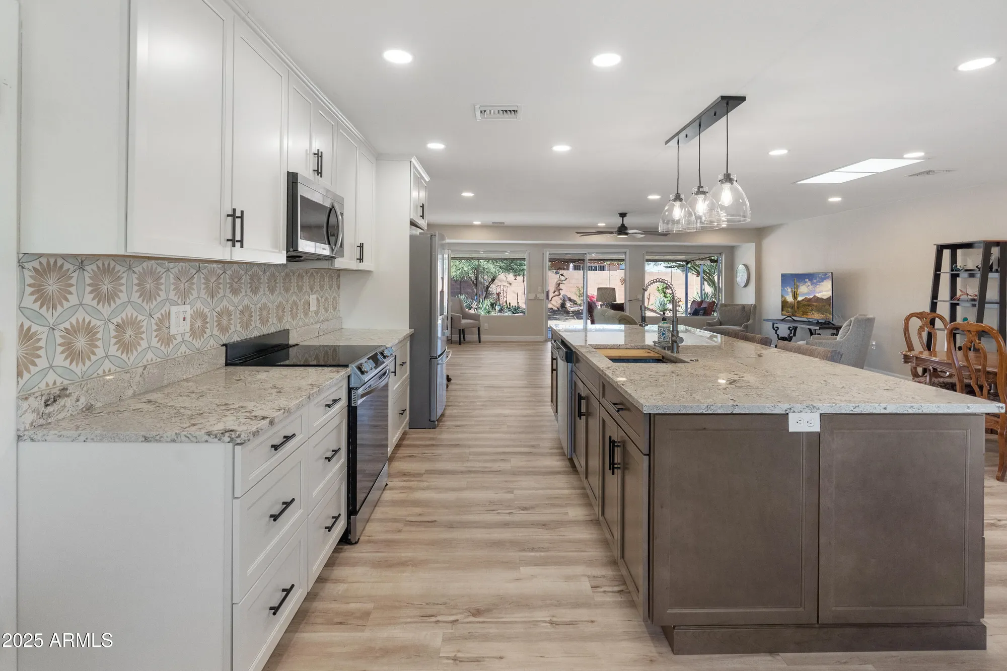 Property Slideshow image 8 of 59 | 11052 w meade dr, Sun City, AZ, 85351