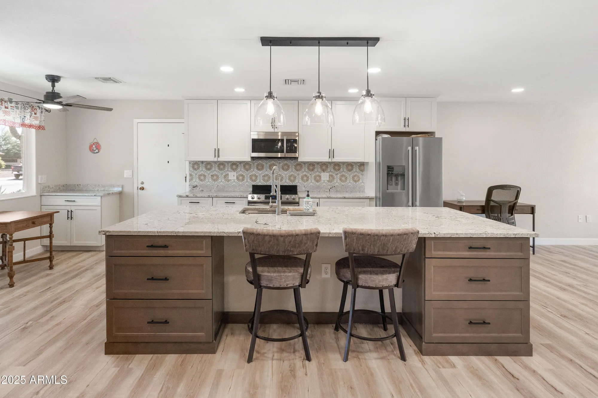 Property Slideshow image 10 of 59 | 11052 w meade dr, Sun City, AZ, 85351