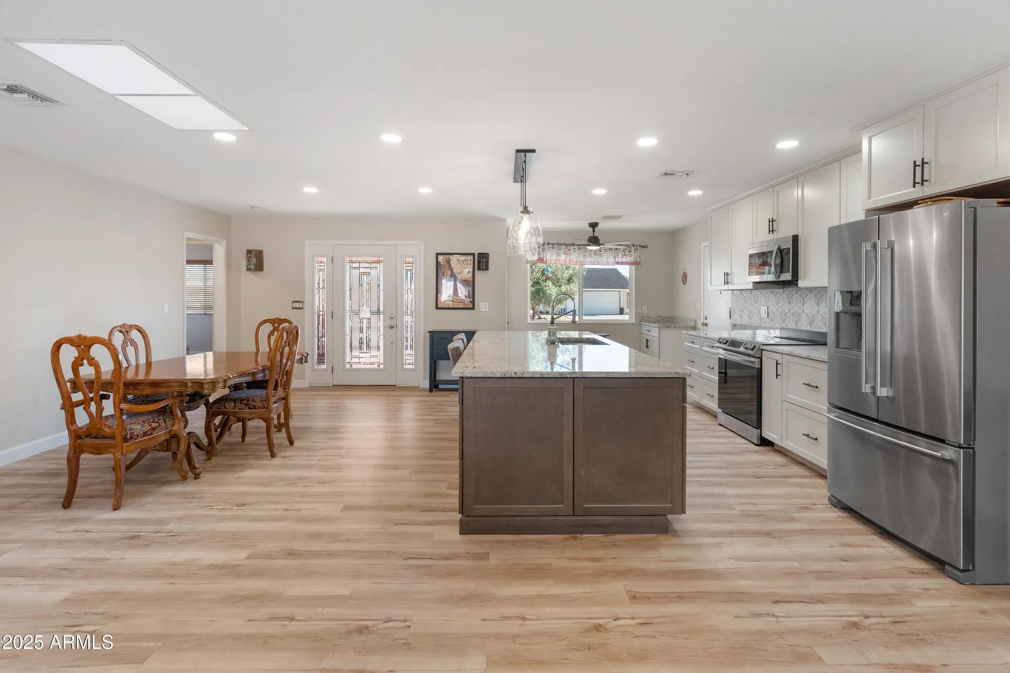 Property Slideshow image 15 of 59 | 11052 w meade dr, Sun City, AZ, 85351