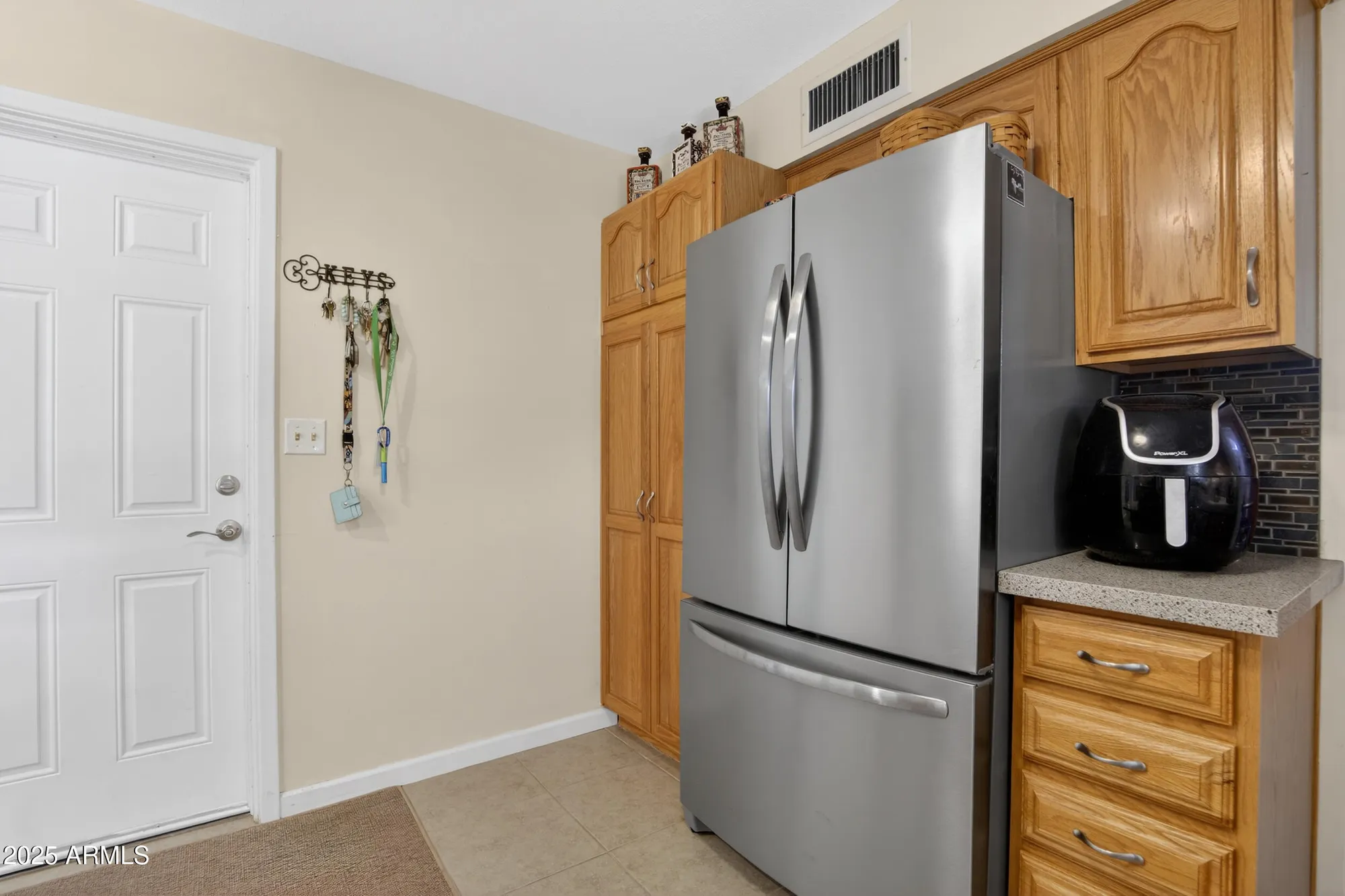 Property Slideshow image 12 of 35 | 649 n 61st pl, Mesa, AZ, 85205