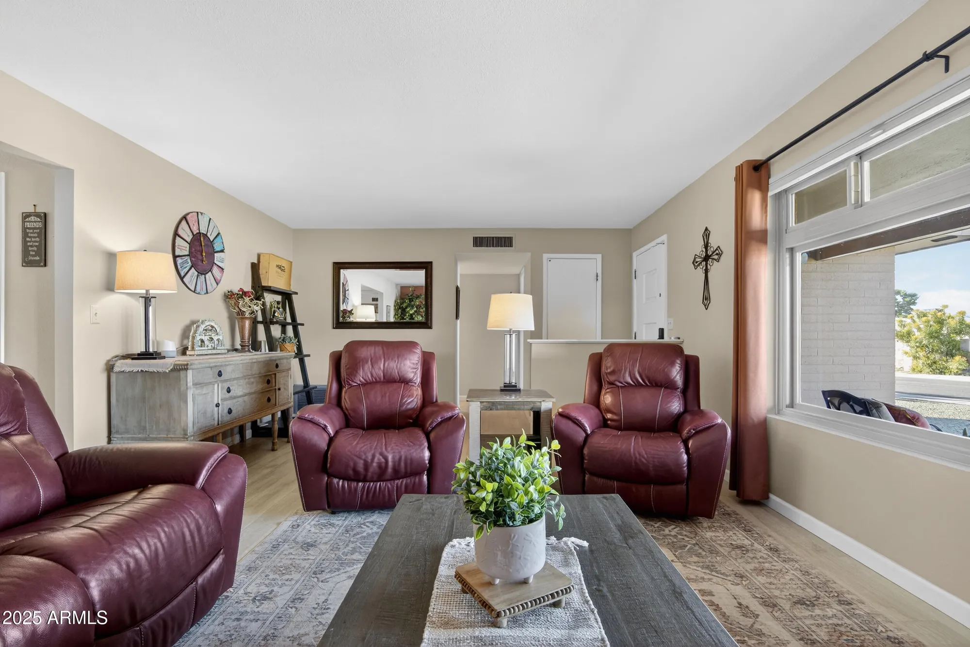 Property Slideshow image 2 of 35 | 649 n 61st pl, Mesa, AZ, 85205