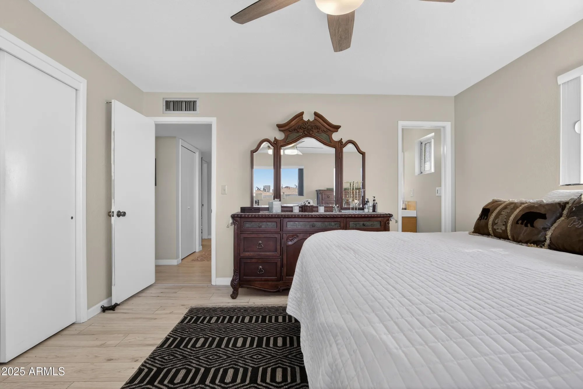 Property Slideshow image 15 of 35 | 649 n 61st pl, Mesa, AZ, 85205