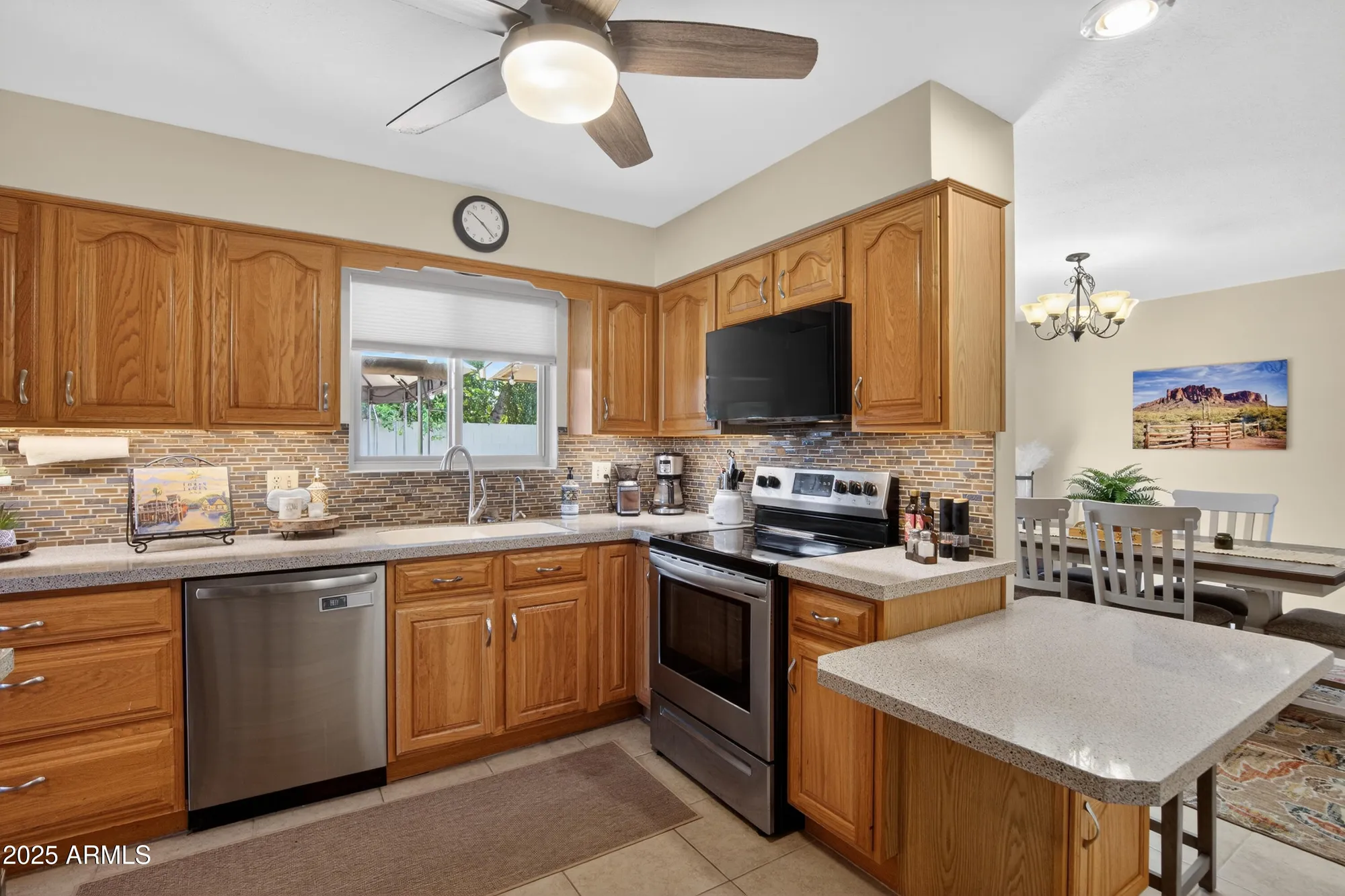 Property Slideshow image 11 of 35 | 649 n 61st pl, Mesa, AZ, 85205