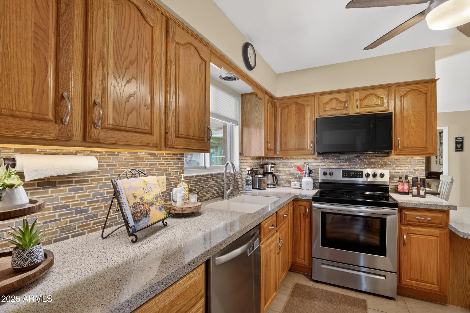 Property Slideshow image 9 of 35 | 649 n 61st pl, Mesa, AZ, 85205