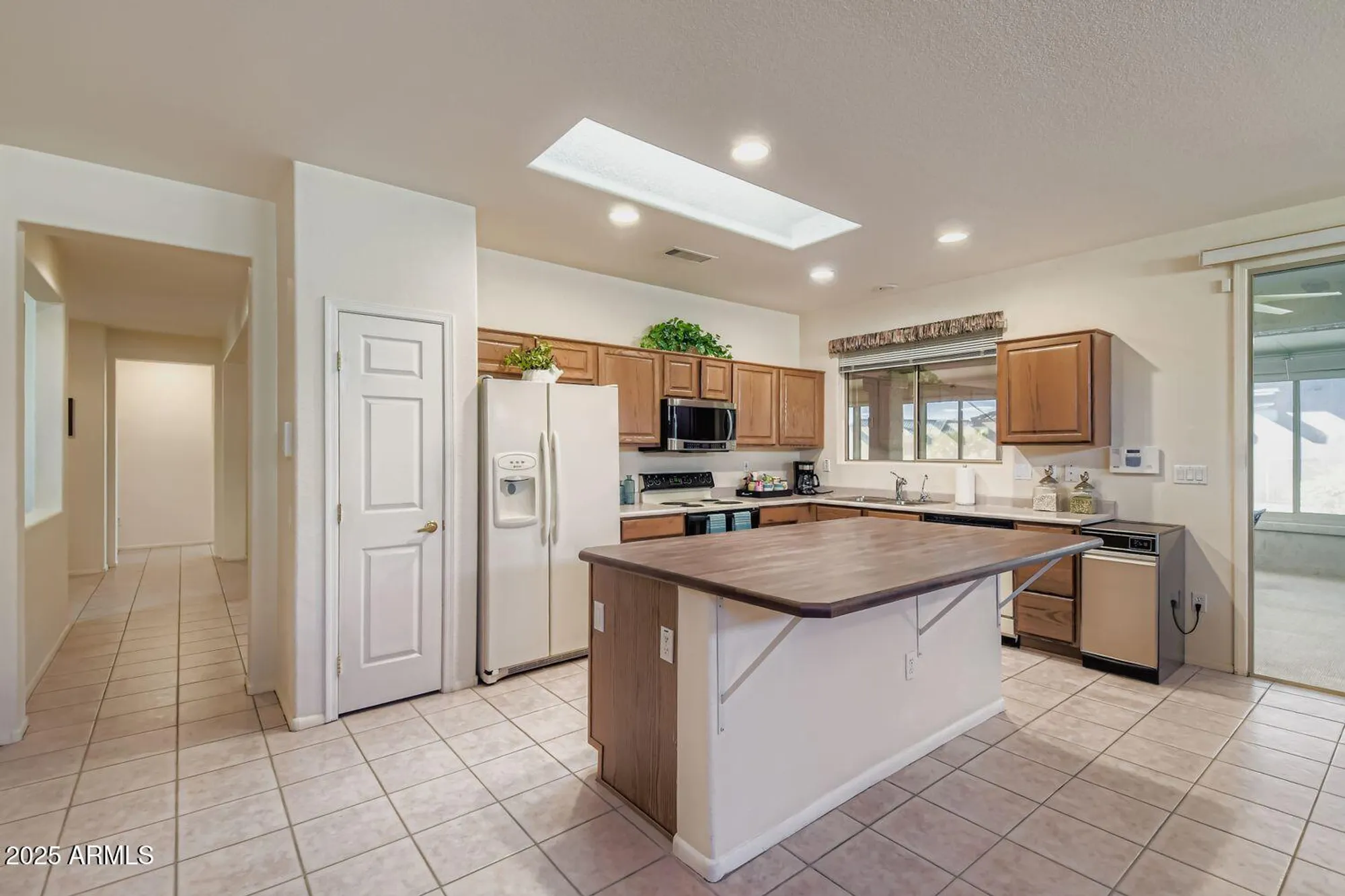 Property Slideshow image 11 of 35 | 16365 w monteverde ln, Surprise, AZ, 85374
