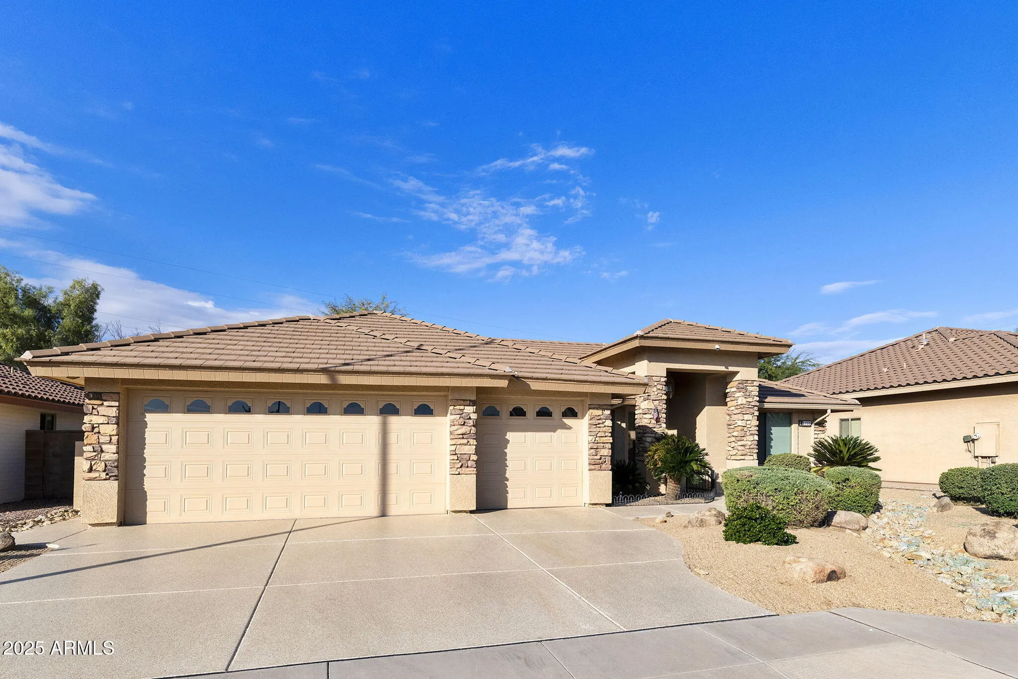 Property Slideshow image 2 of 34 | 2730 s willow wood, Mesa, AZ, 85209