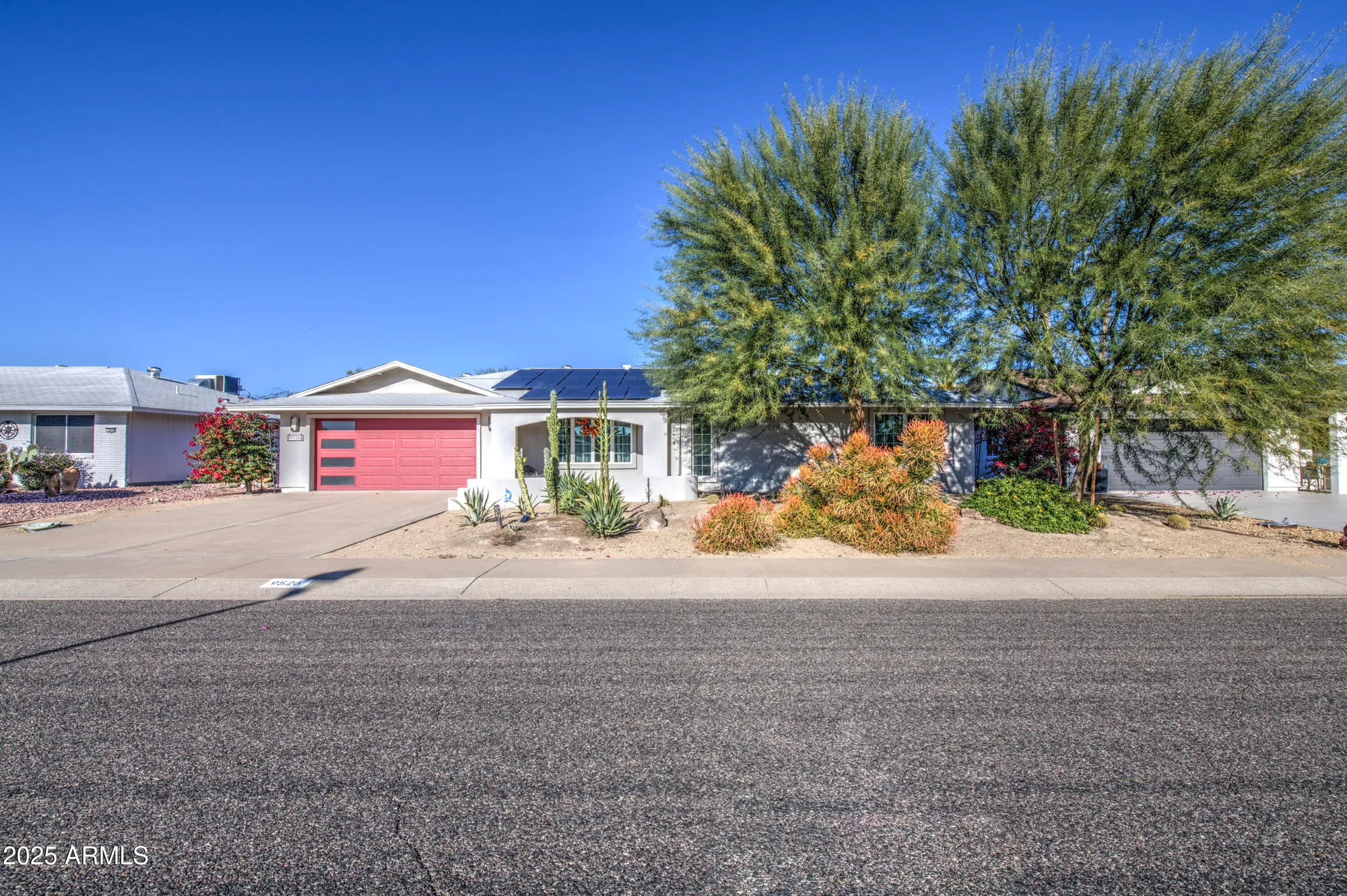 Property Slideshow image 4 of 53 | 9526 w calico dr, Sun City, AZ, 85373