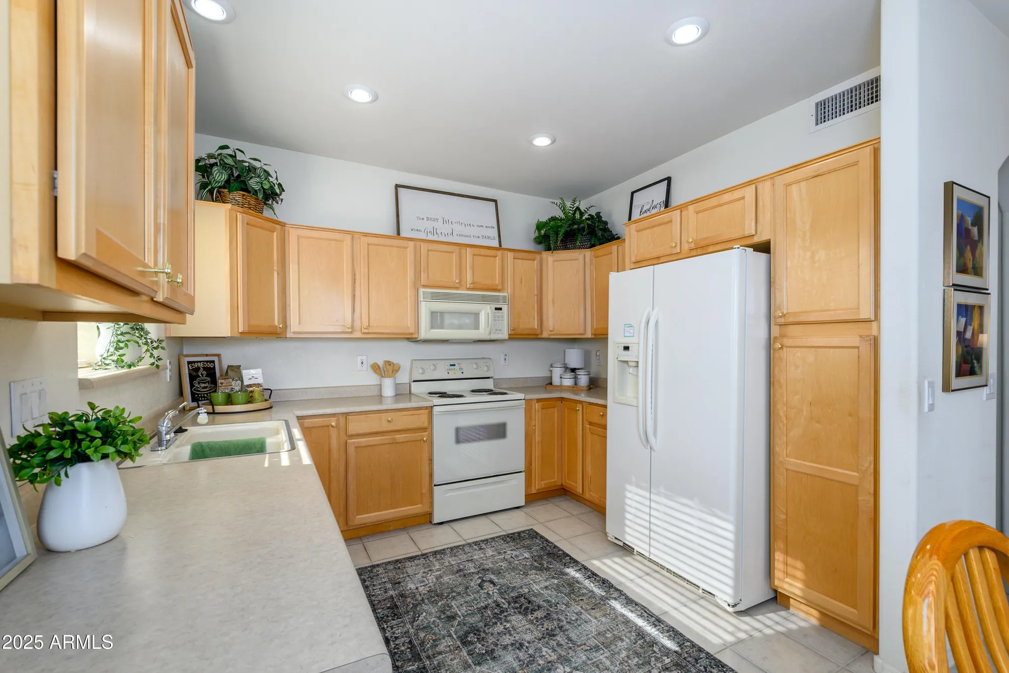 Property Slideshow image 9 of 27 | 18021 w fairway dr, Surprise, AZ, 85374