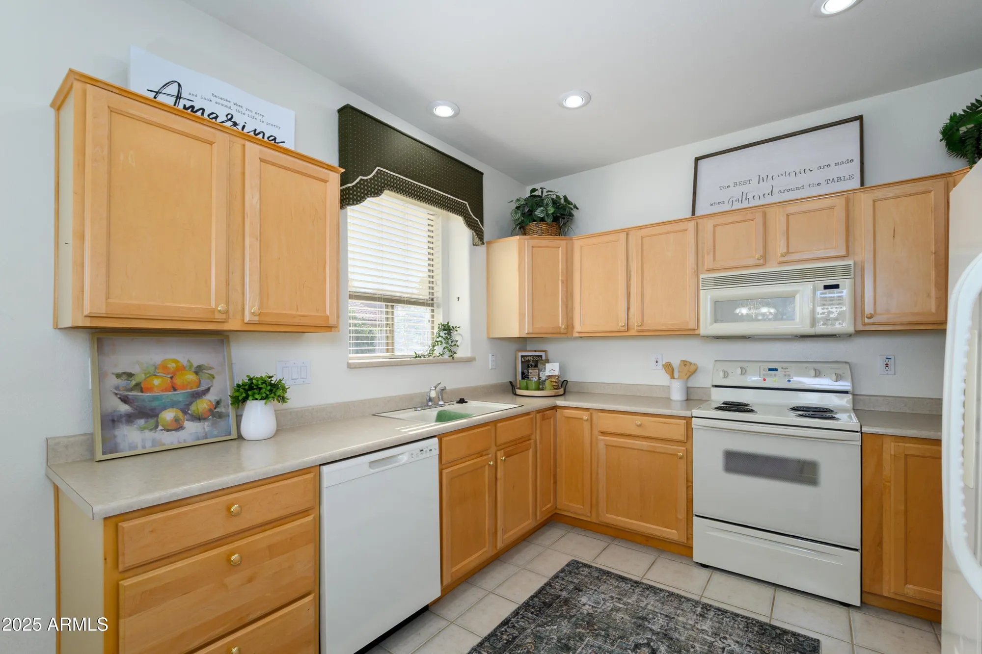 Property Slideshow image 8 of 27 | 18021 w fairway dr, Surprise, AZ, 85374