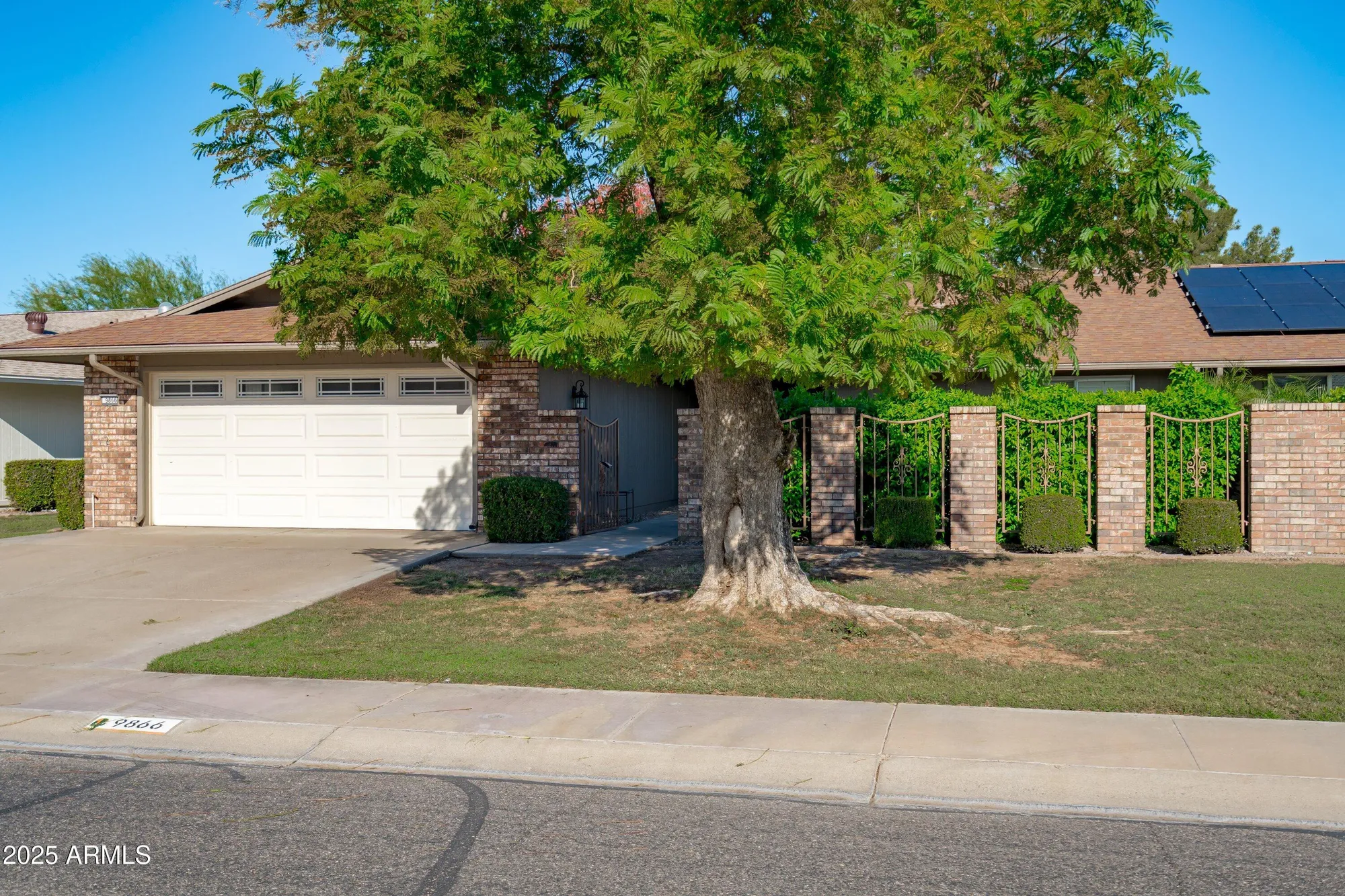 Property Slideshow image 31 of 34 | 9866 w highwood ct, Sun City, AZ, 85373