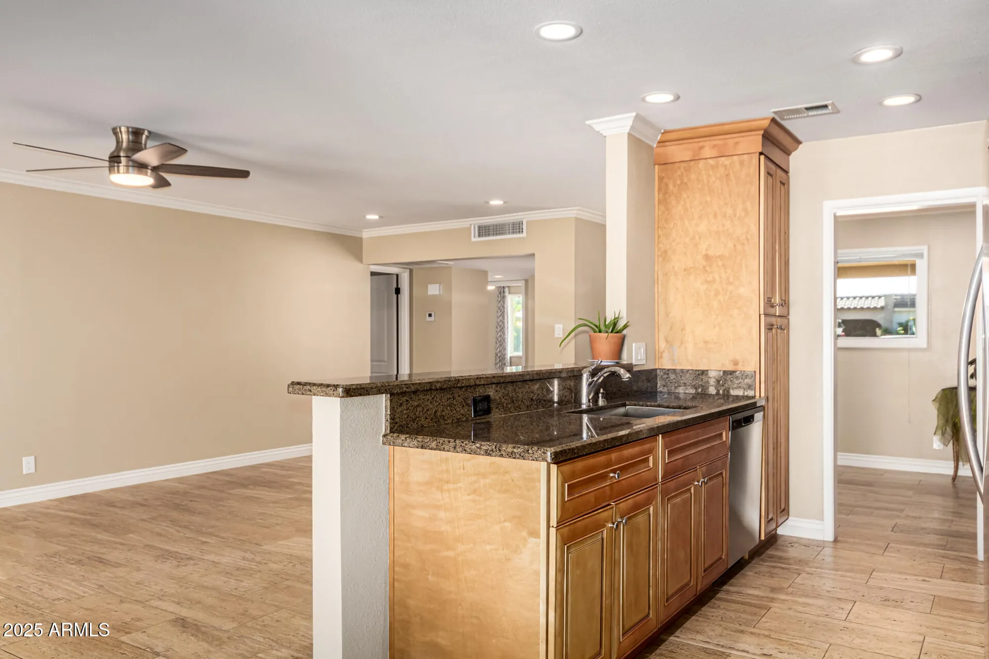 Property Slideshow image 14 of 33 | 7846 e northland dr, Scottsdale, AZ, 85251