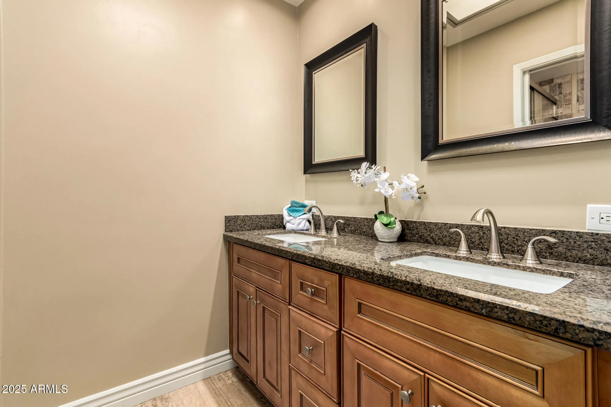 Property Slideshow image 23 of 33 | 7846 e northland dr, Scottsdale, AZ, 85251