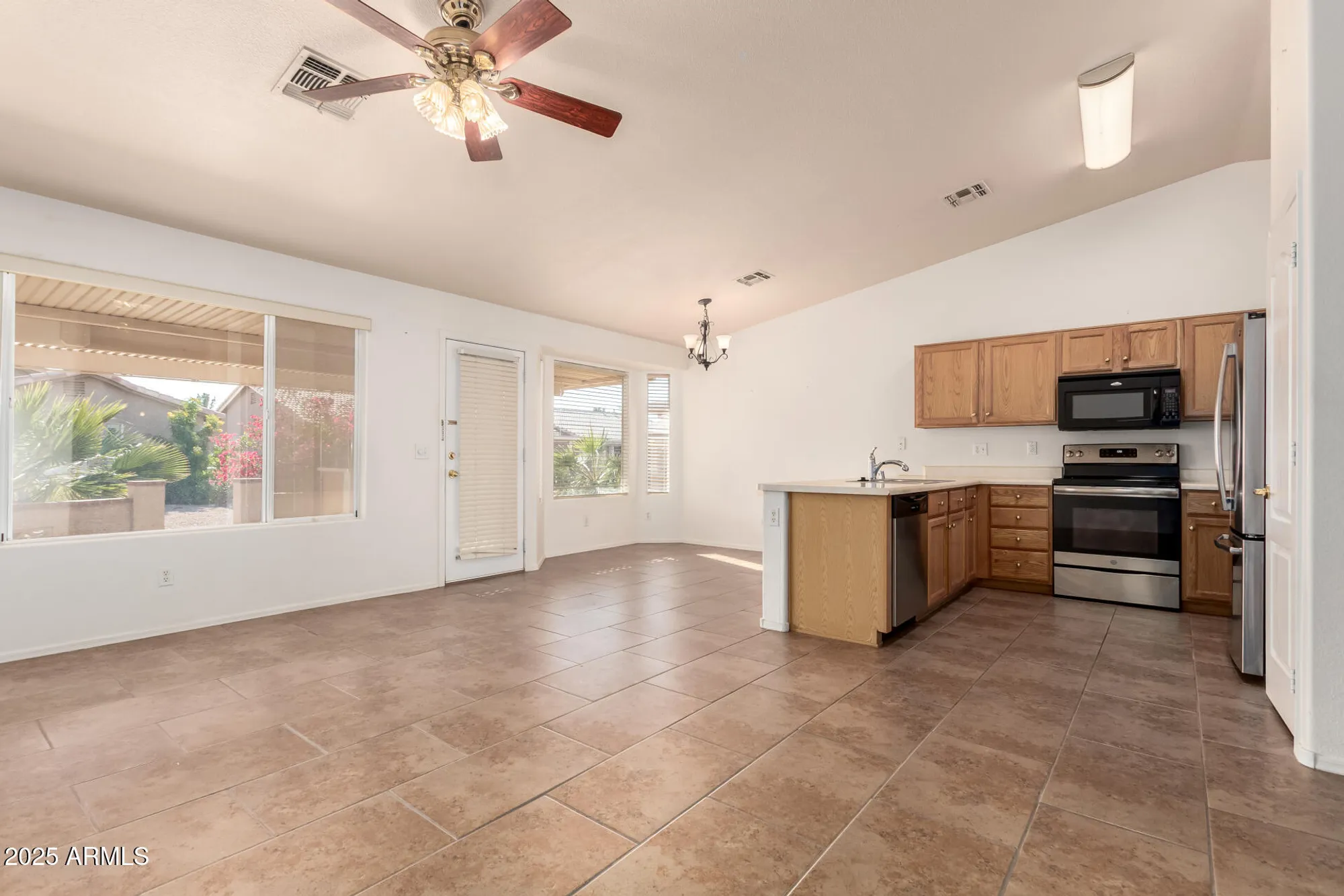Property Slideshow image 6 of 22 | 1475 e riviera dr, Chandler, AZ, 85249