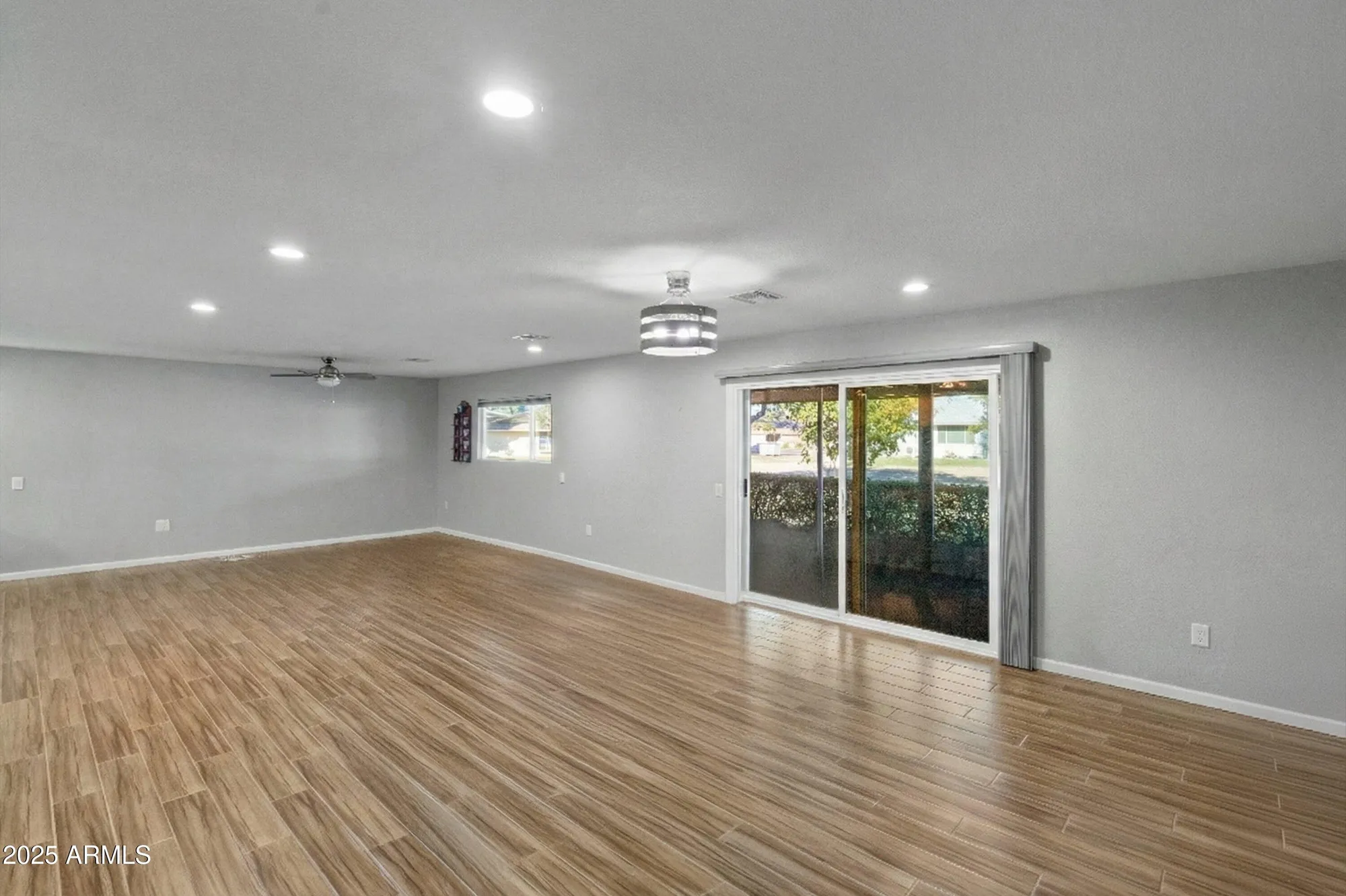 Property Slideshow image 14 of 34 | 9866 w highwood ct, Sun City, AZ, 85373